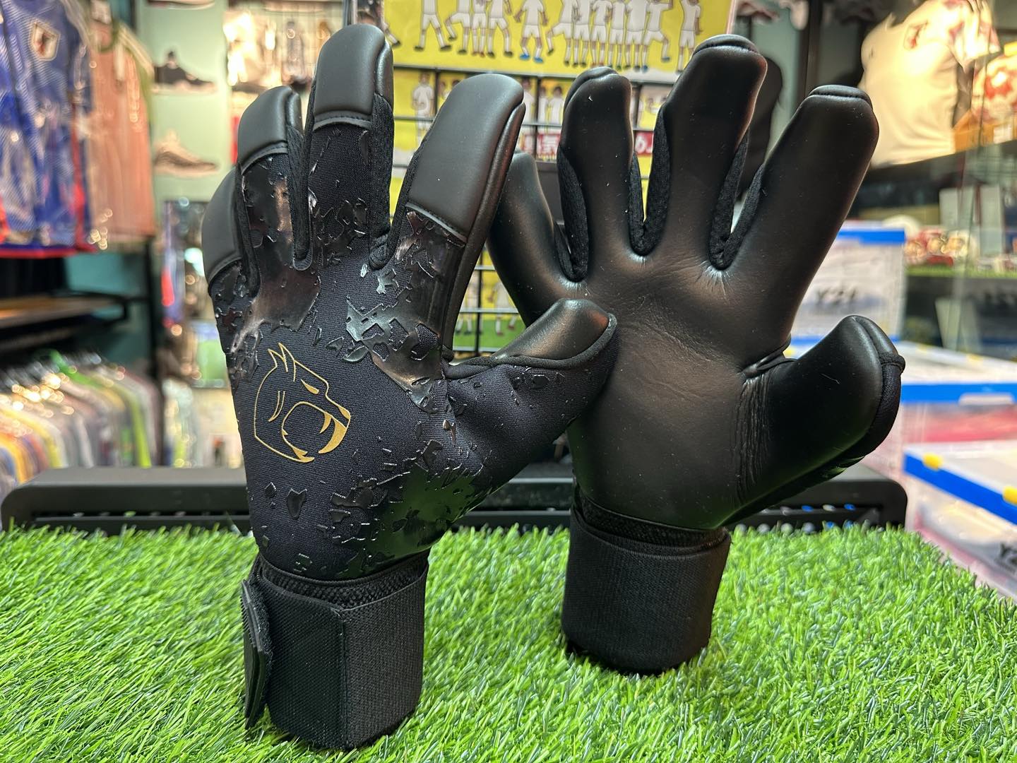 新品入荷 來自日本京都的龍門手套品牌-PORTERO (ポルテーロ）... - Y21 Football網上足球專門店 | Facebook