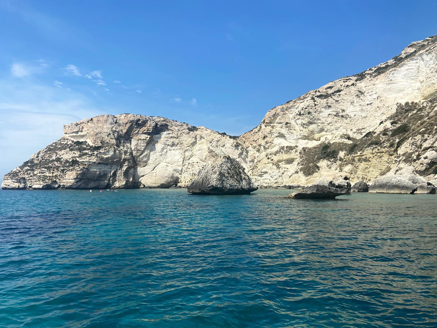 Una delle bellissime cale che potrete... - Boats in The Sea