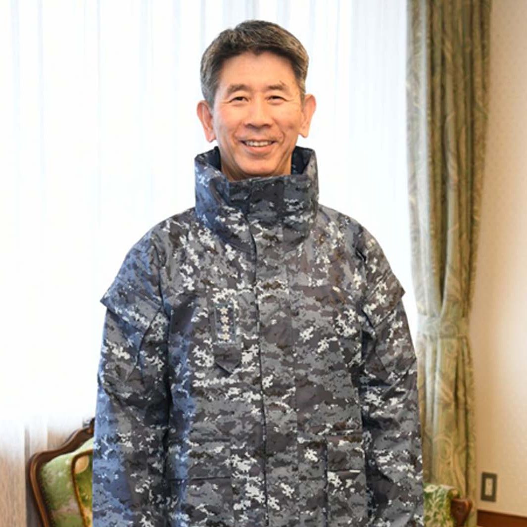 海上自衛官の環境改善】 新型の #戦闘防寒衣 が納入されました！新型