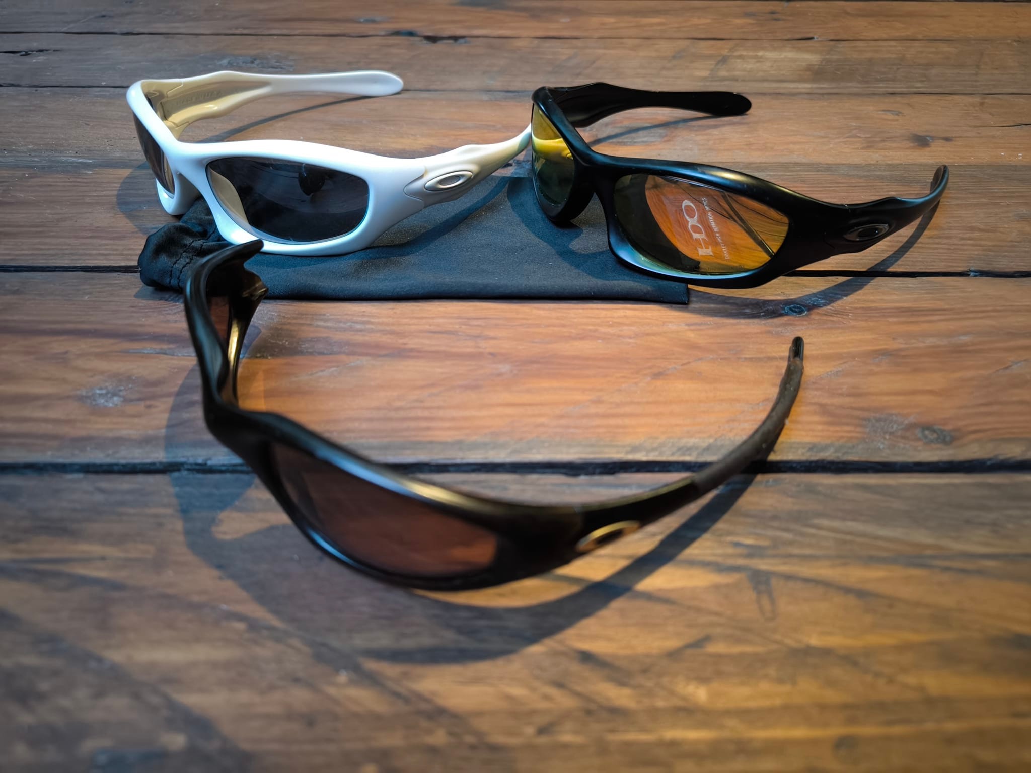 Are emerald iridium Oakley Monster Dogs custom?