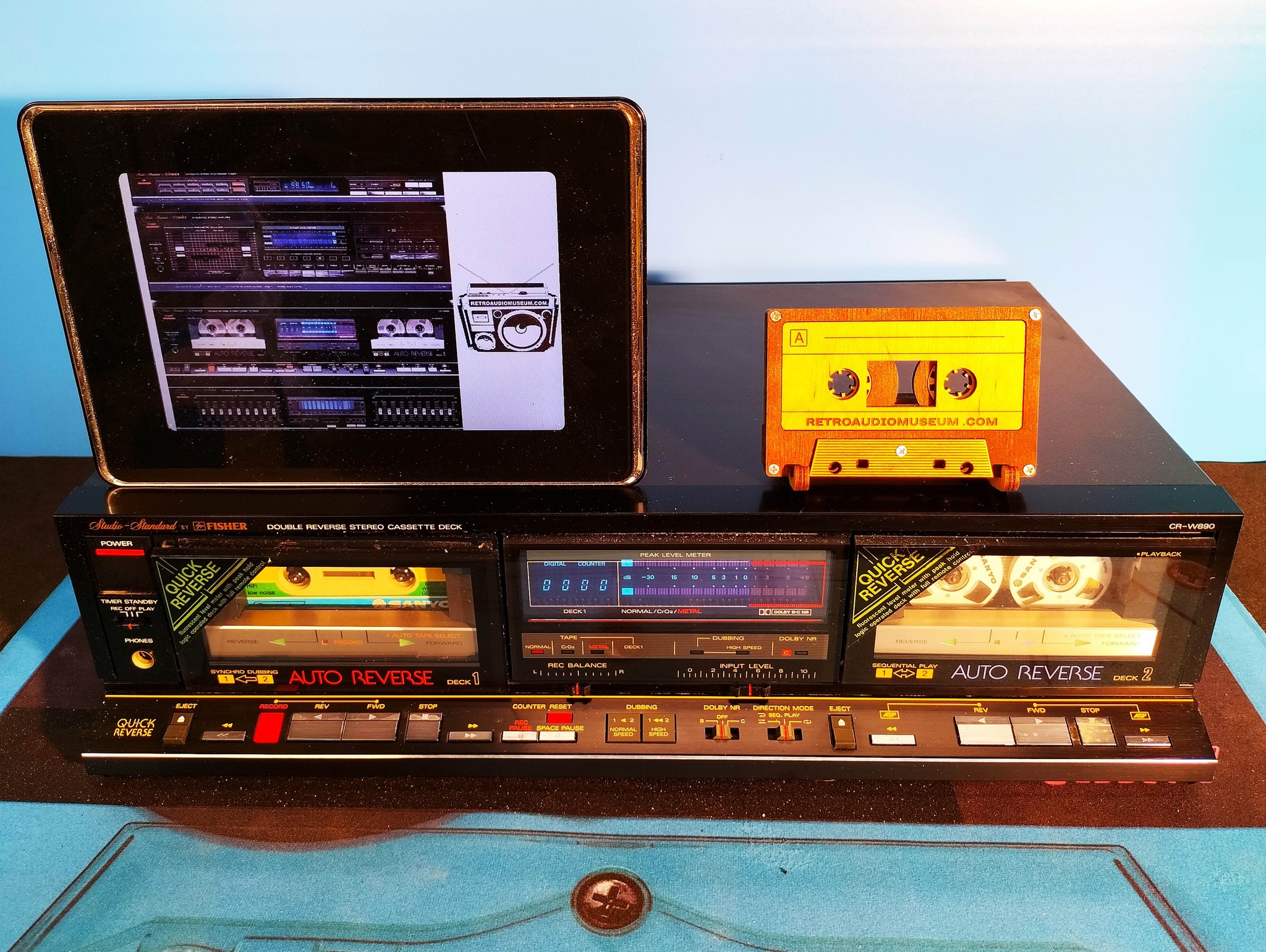 FISHER CR-W890: the Spaceship from Sanyo. Fisher introduced this