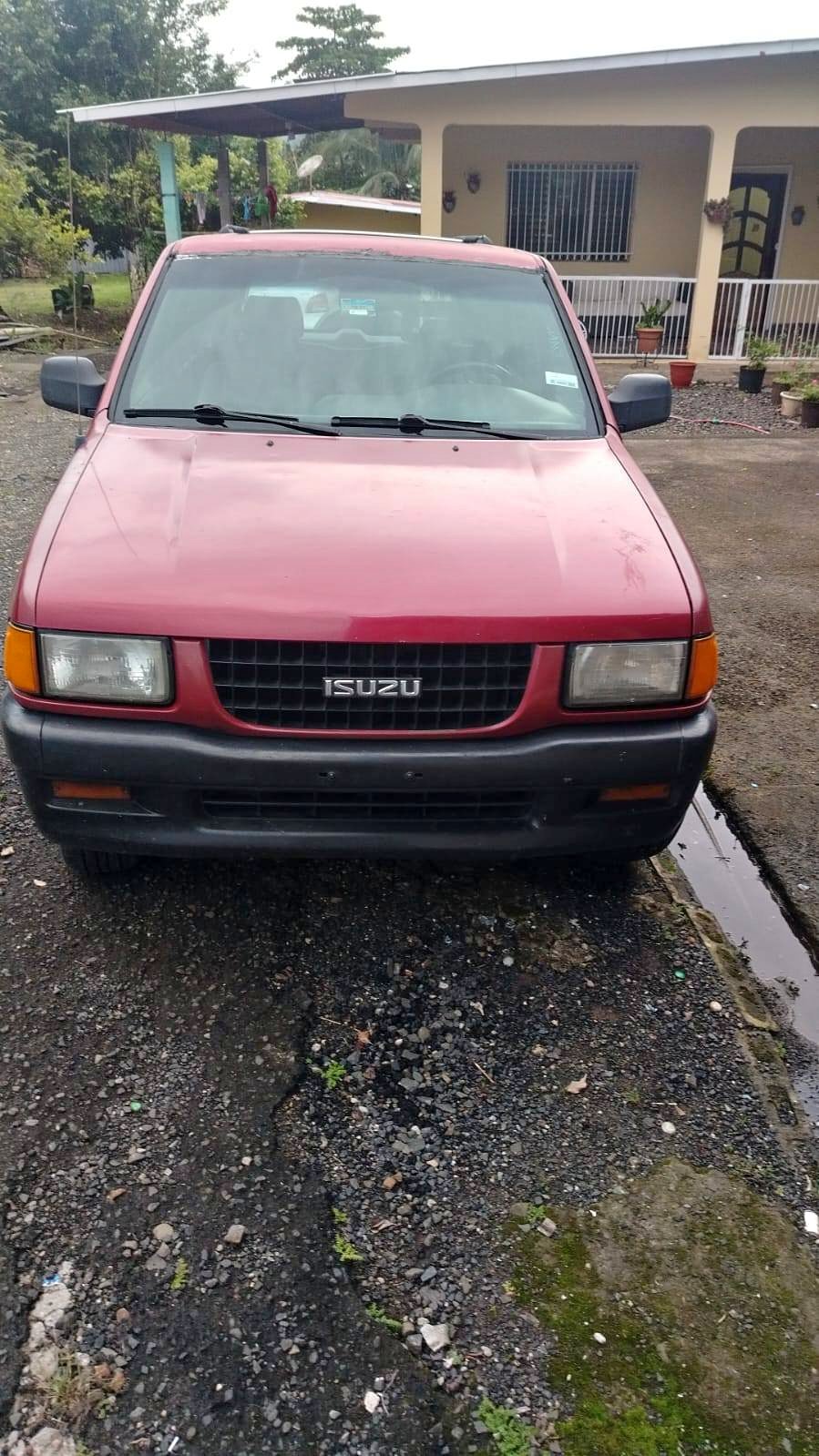Isuzo rodeo 1995 4x4 negociable