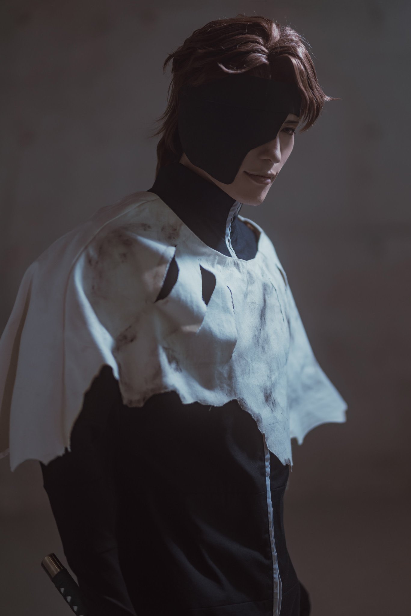 aizen-sosuke-cosplay-bleach-animated-world