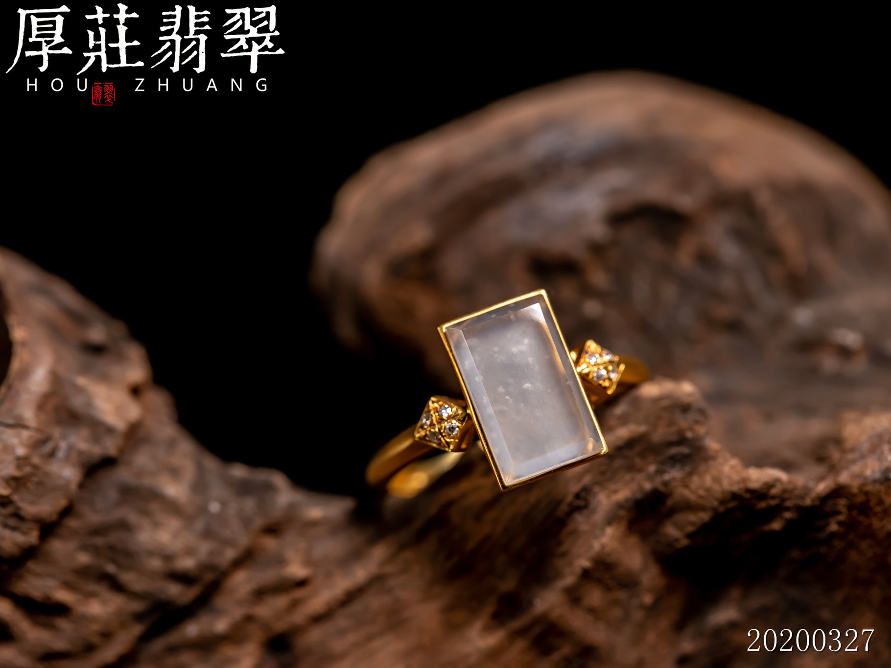 厚庄珠宝精选直播团 - 特色翡翠镶嵌戒指，满色浓郁让人爱不释手，精致小巧的一颗，日常佩戴刚刚好，不高调更灵动💫... | Facebook