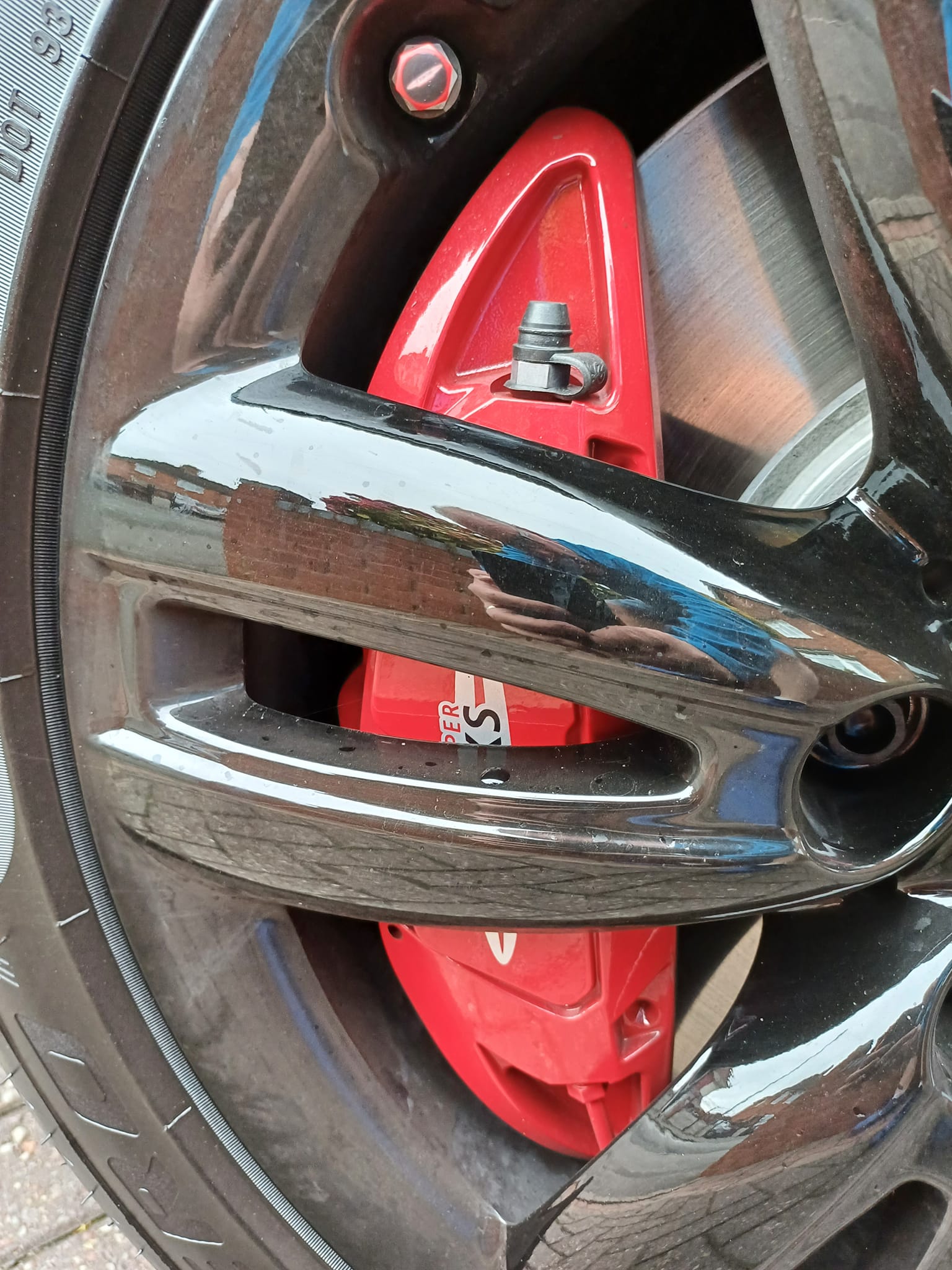 Why are tyre preaures so much higher on JCW than Cooper but 