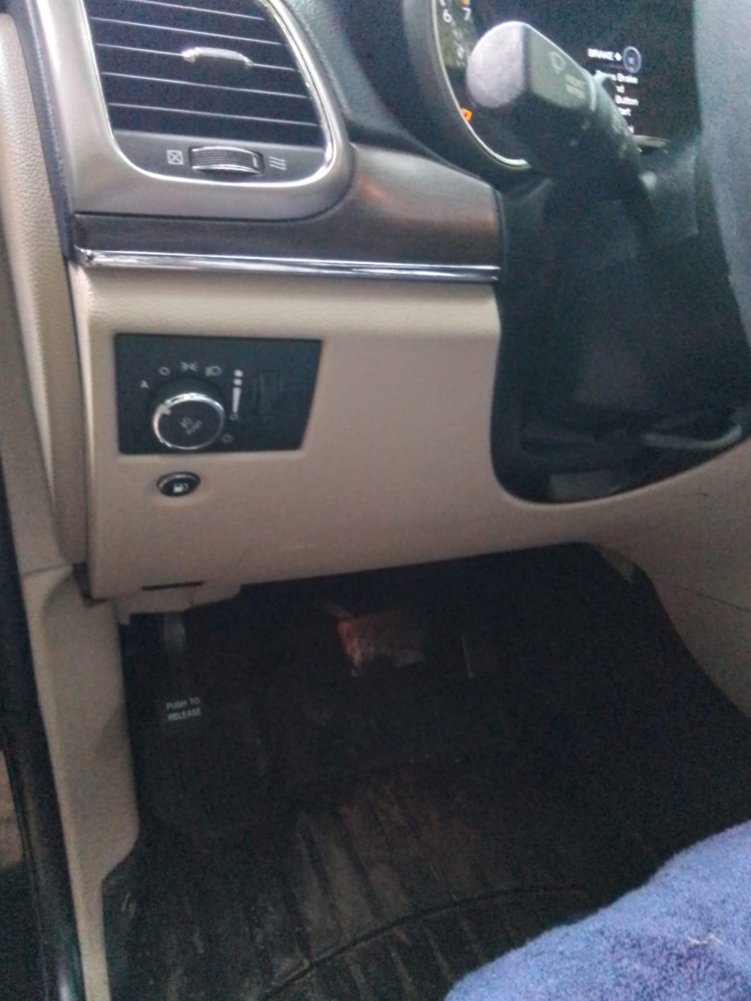 Platina Parachoque Trasero Derecho Jeep Grand Cheroke 99-04