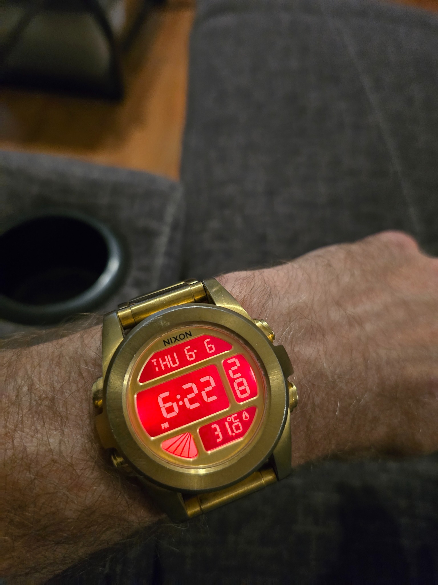 Where to find extra links for Nixon gold unit watch?