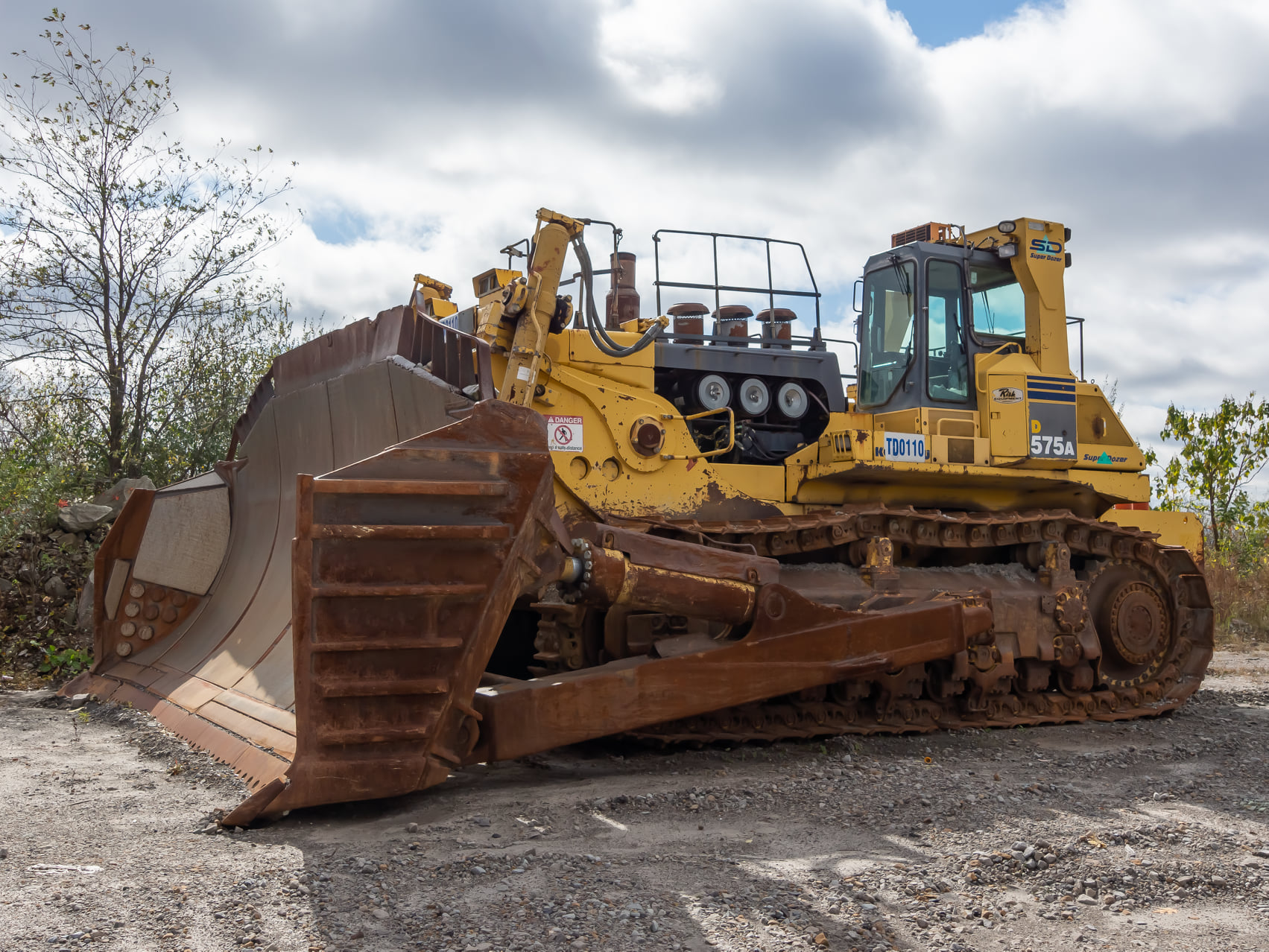East Coast Iron - The worlds largest production dozer, The...