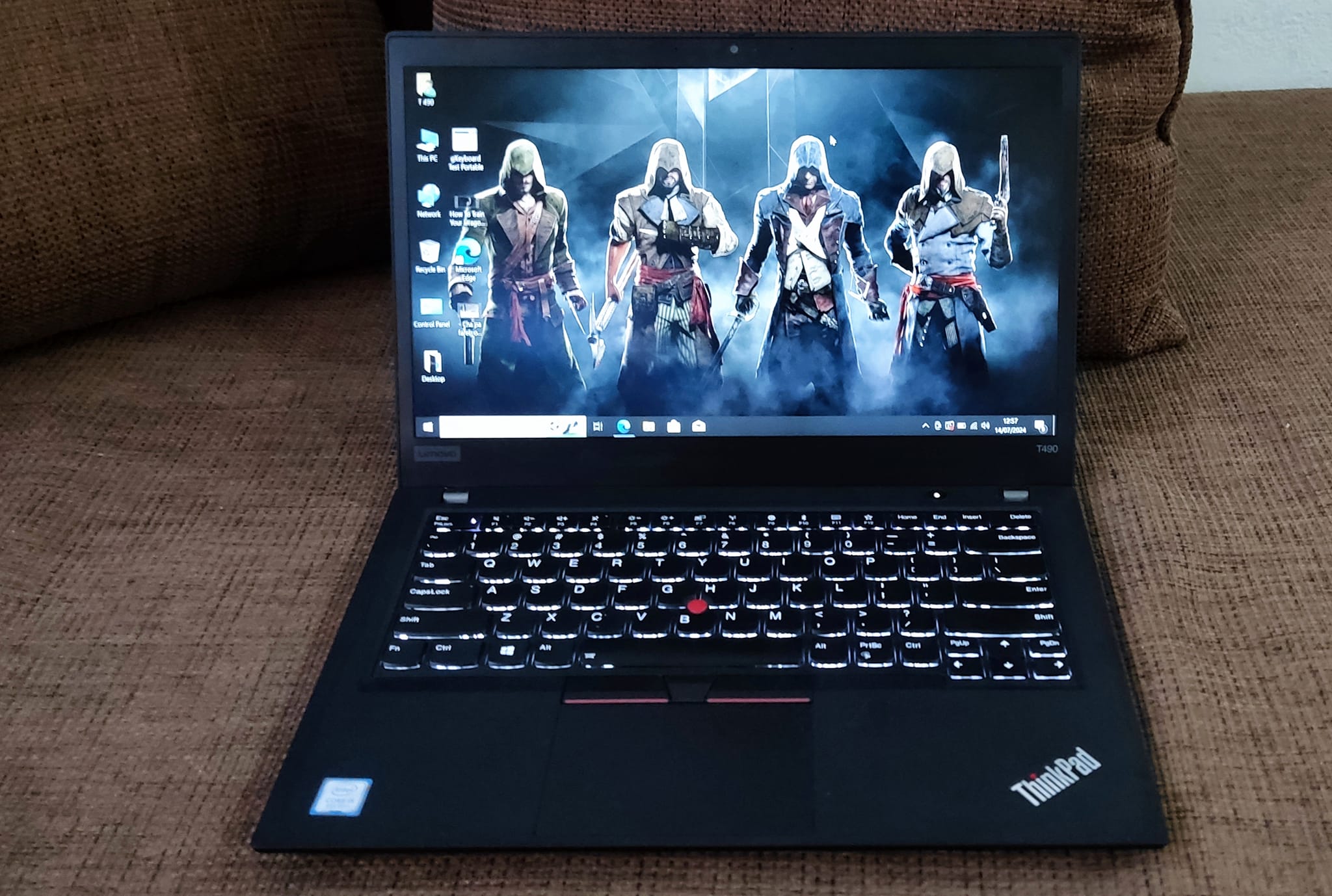 Lenovo ThinkPad T490 Intel core i5 8th gen 256ssd 8gb ram back 