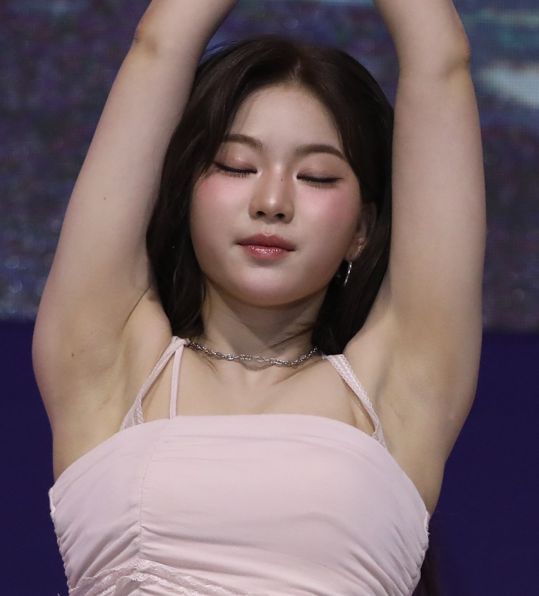 250521 Isa data 944 pics (KPOPDATA . NET) Isa 데이터 📸 #Isa #아