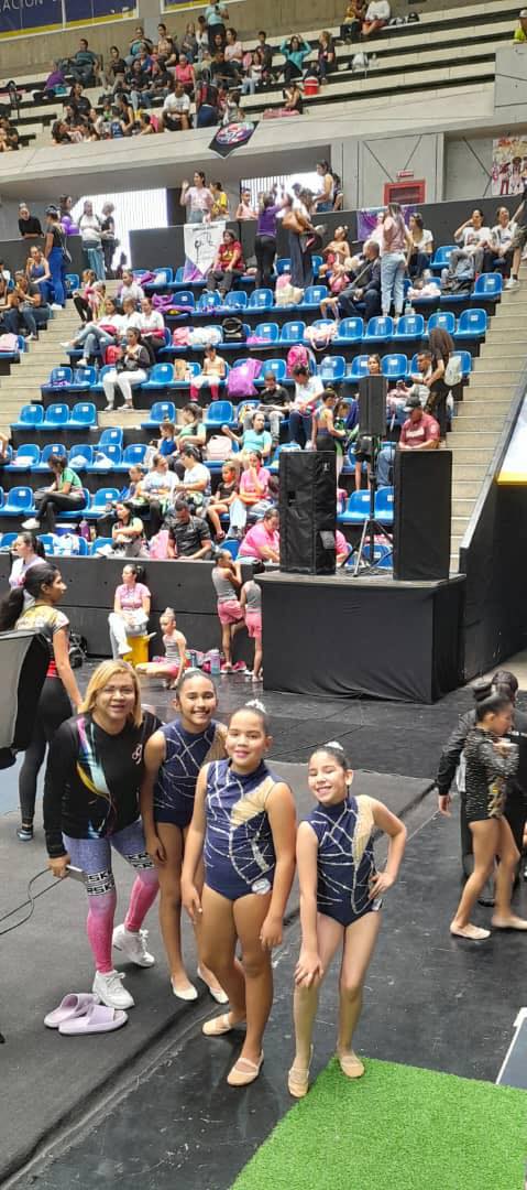 Escuela de gimnasia ritmica SPLIT | Caroní