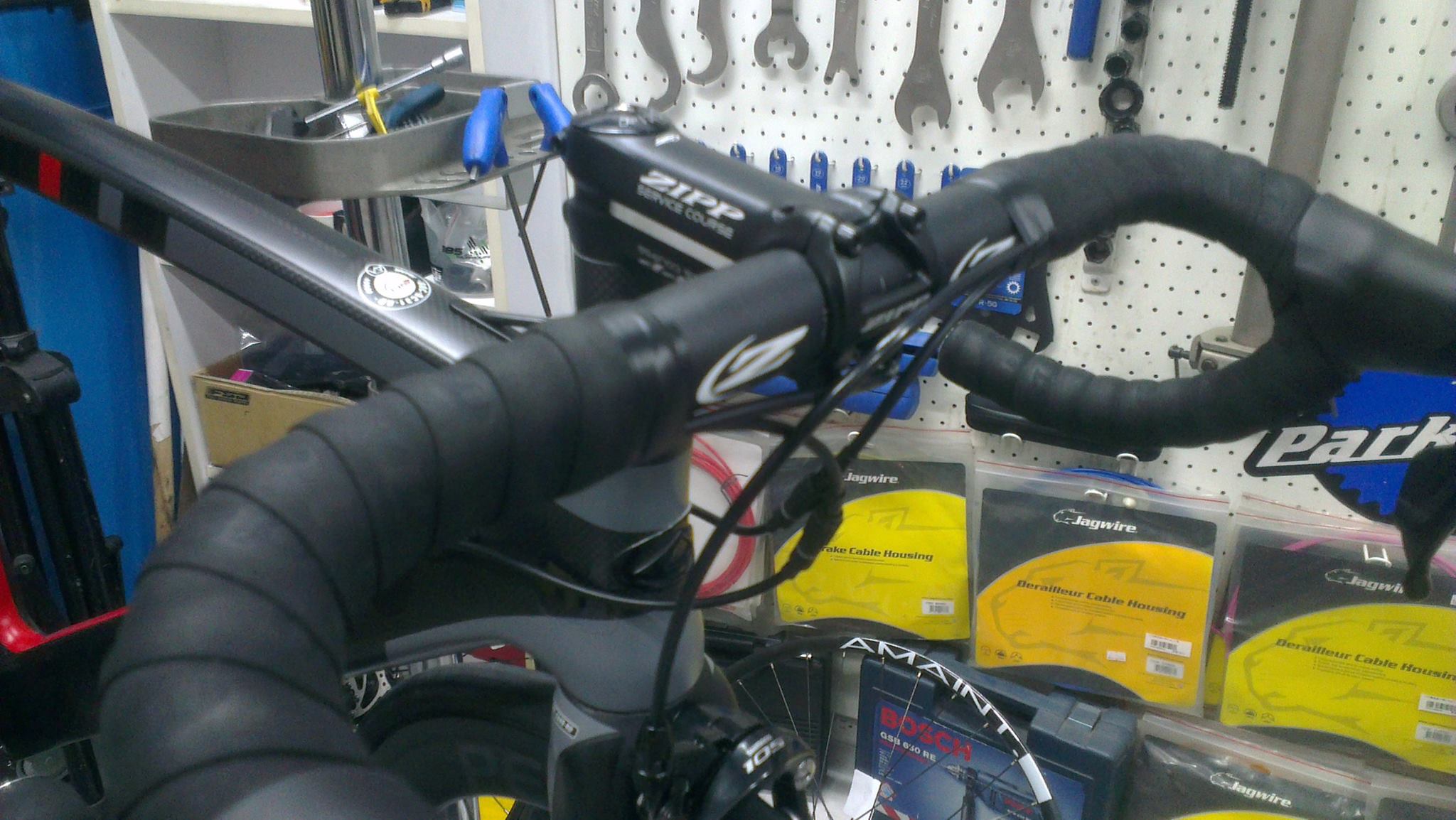 185車庫 - TRIGON RQC 31 105 全碳纖維低風阻車款 水滴造型管材 搭配全套SHIMANO...