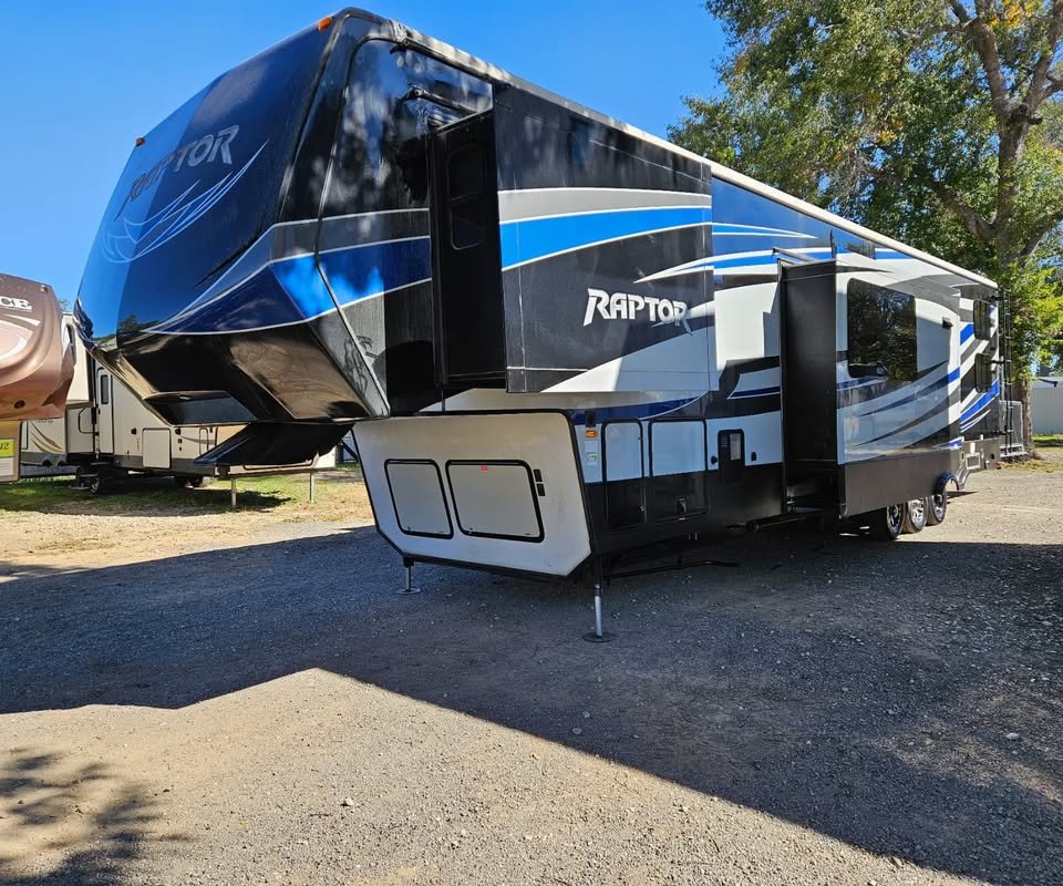 2015 KEYSTONE RAPTOR TOY HAULER - RVs & Campers - Livingston, Texas ...