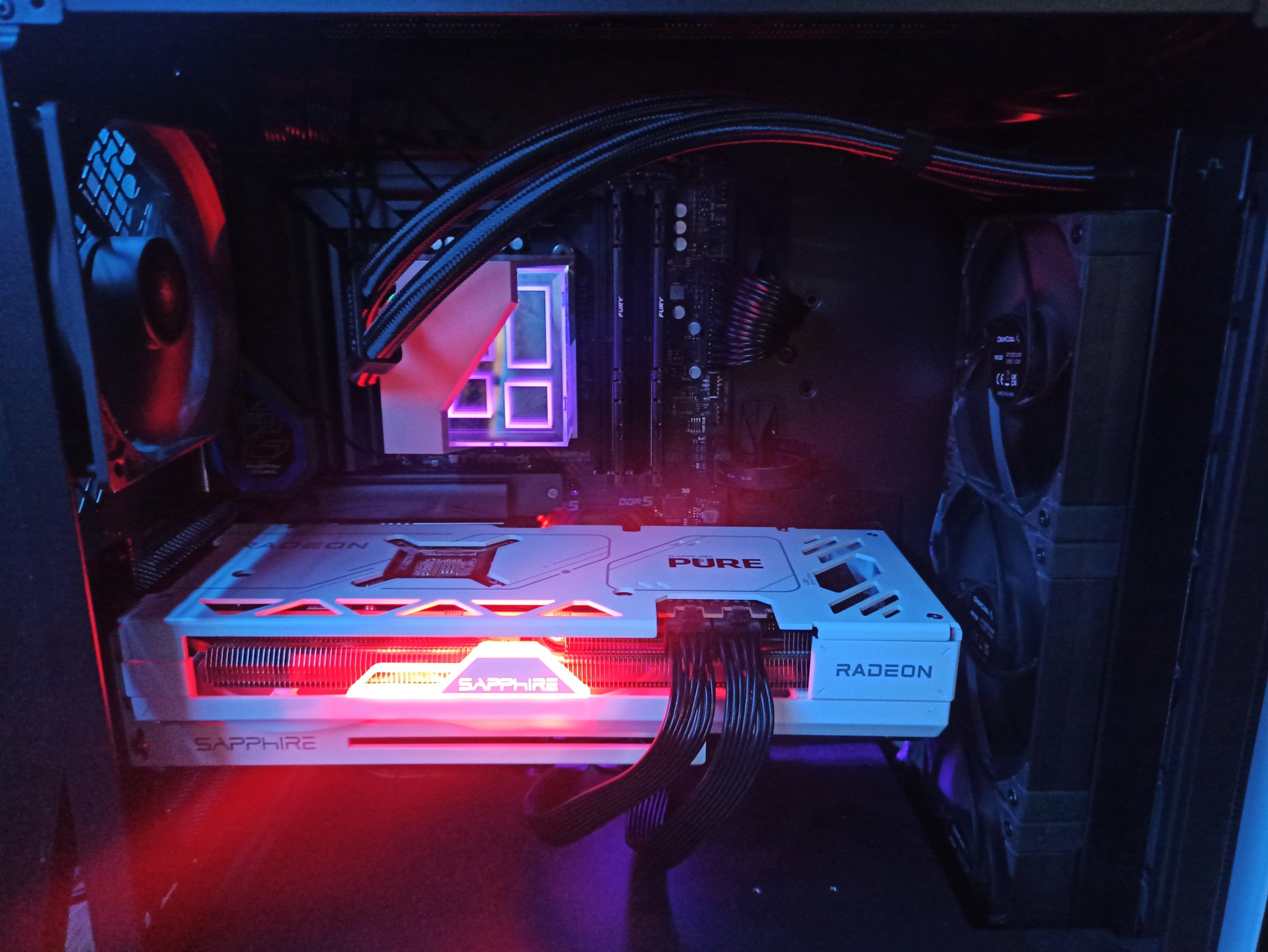 A pop of white in this build by @randy_howelll with our SAPPHIRE 