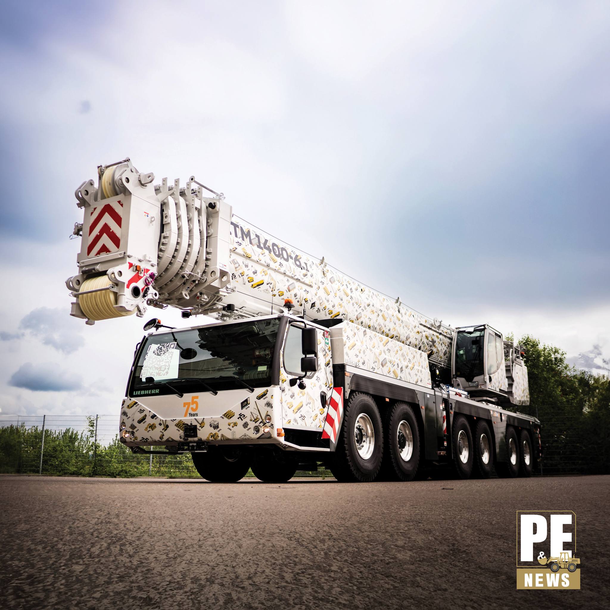 new Liebherr LTM 11200 NX / SN: 073 454 for MIC Crane (Japan)