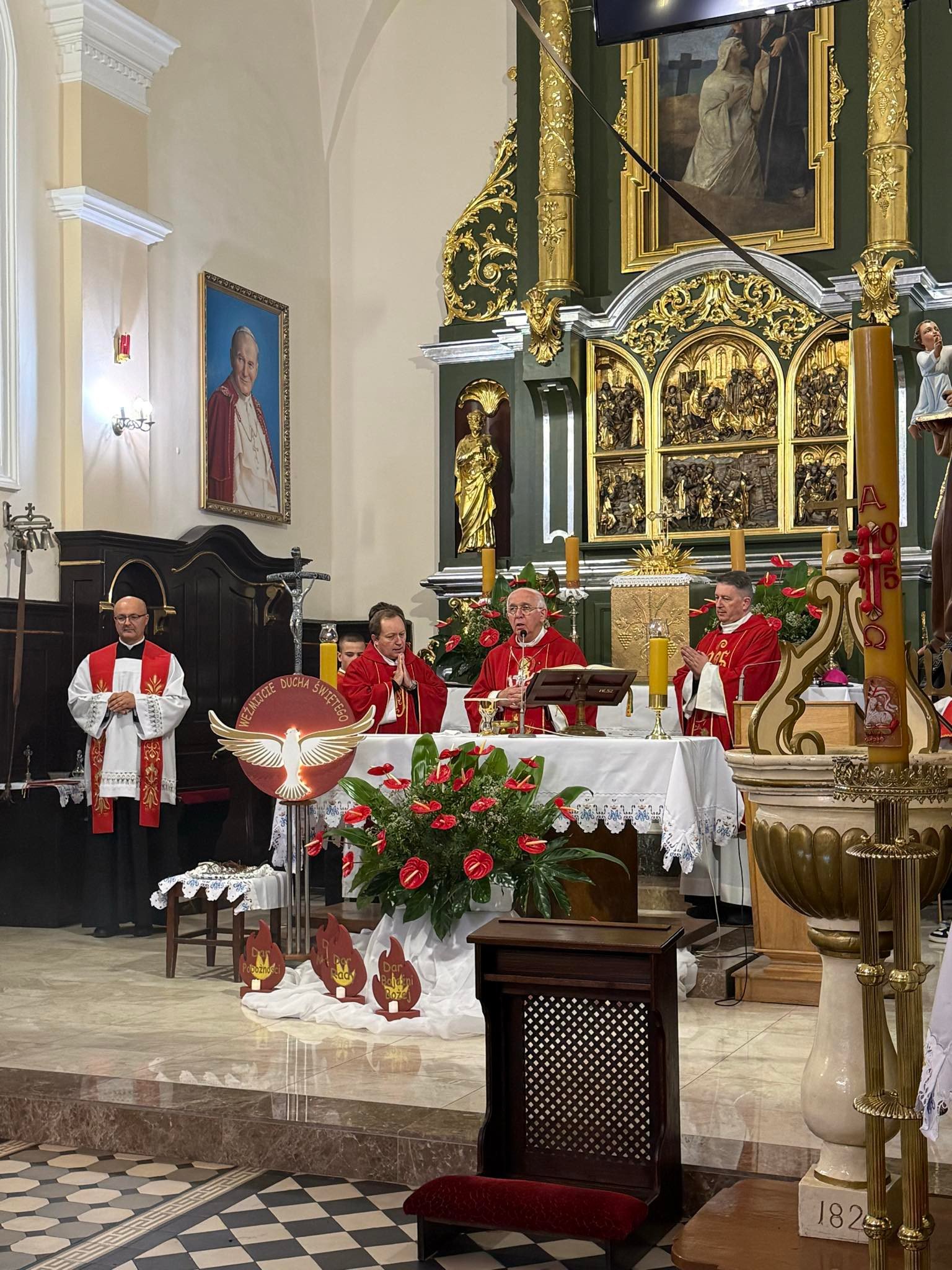 Parafia Św.... - Parafia Św. Stanisława BM w Pławnie