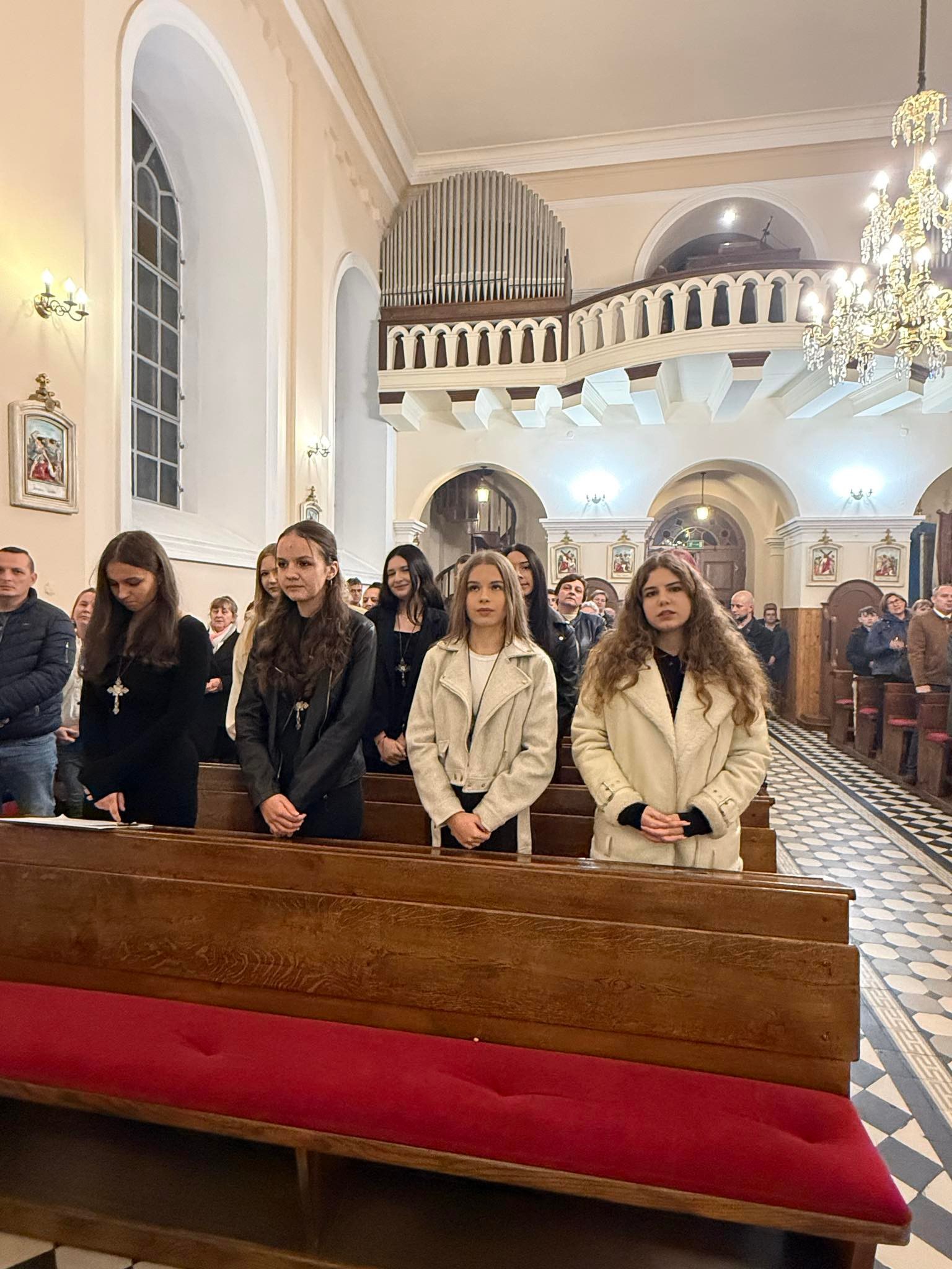 Parafia Św.... - Parafia Św. Stanisława BM w Pławnie