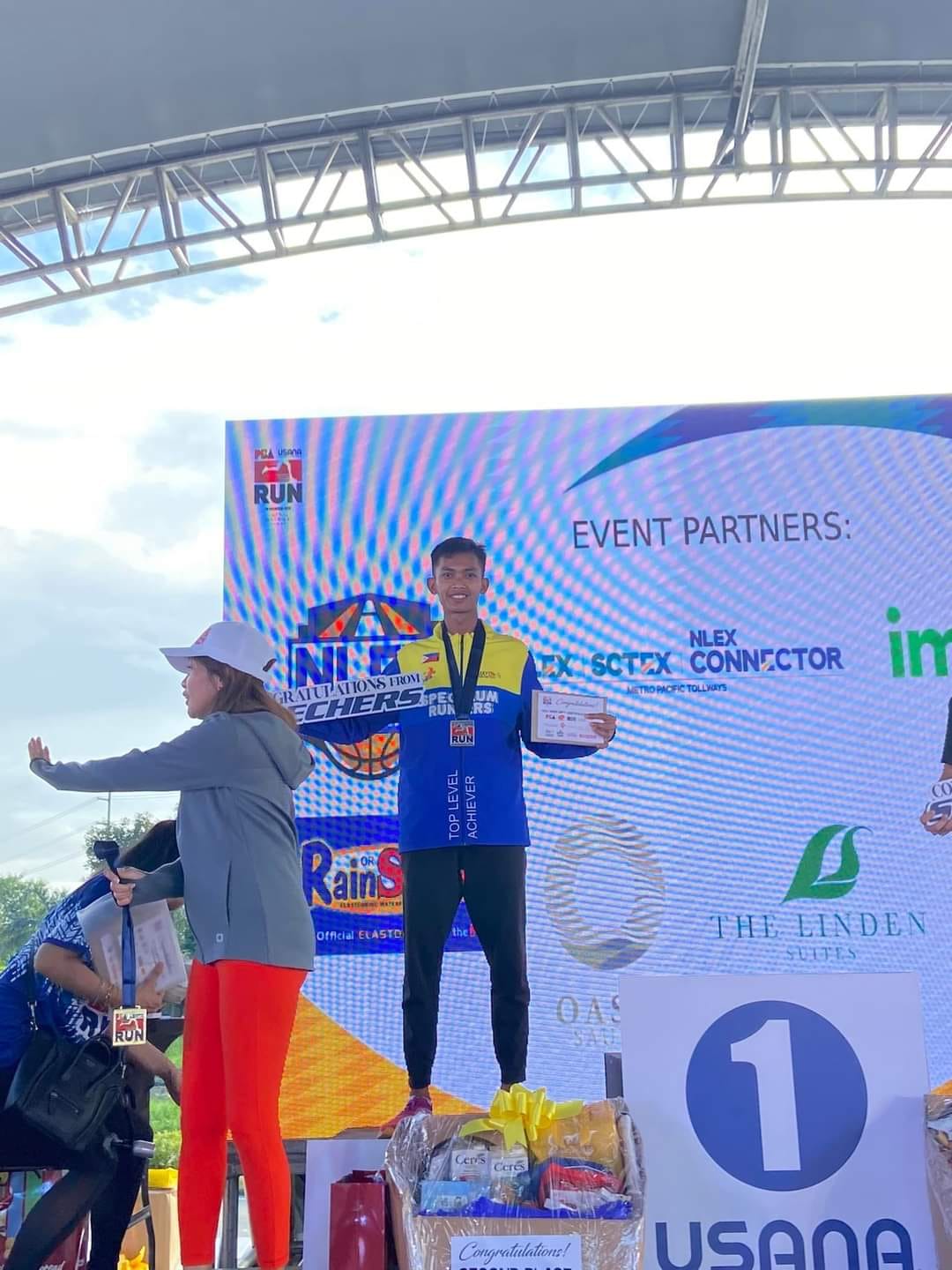 SpectrumRunners - The Spectrum Runners Phils shine in...