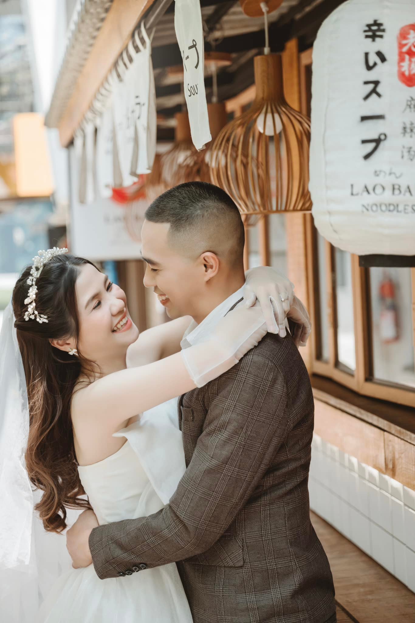คุณแนช & คุณขวัญ 🤍... - HUGNA Home Studio - สตูดิโอเชียงใหม่ | Facebook