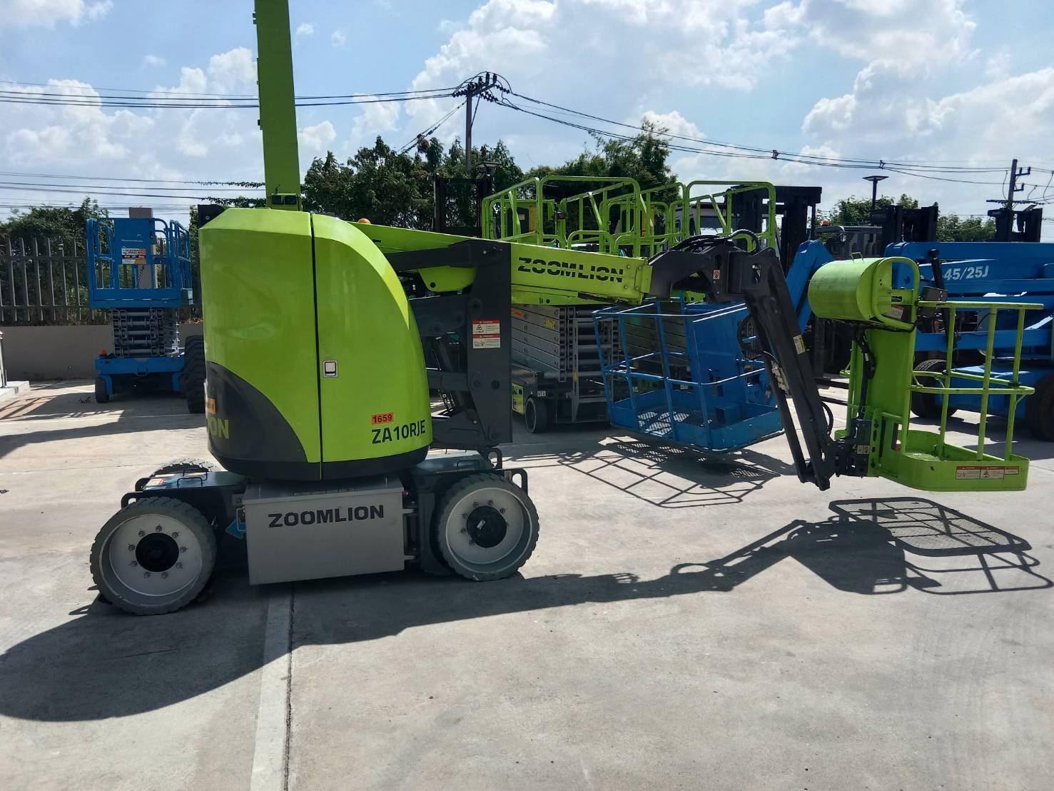 Zoomlion AWP Thailand added a new... - Zoomlion AWP Thailand