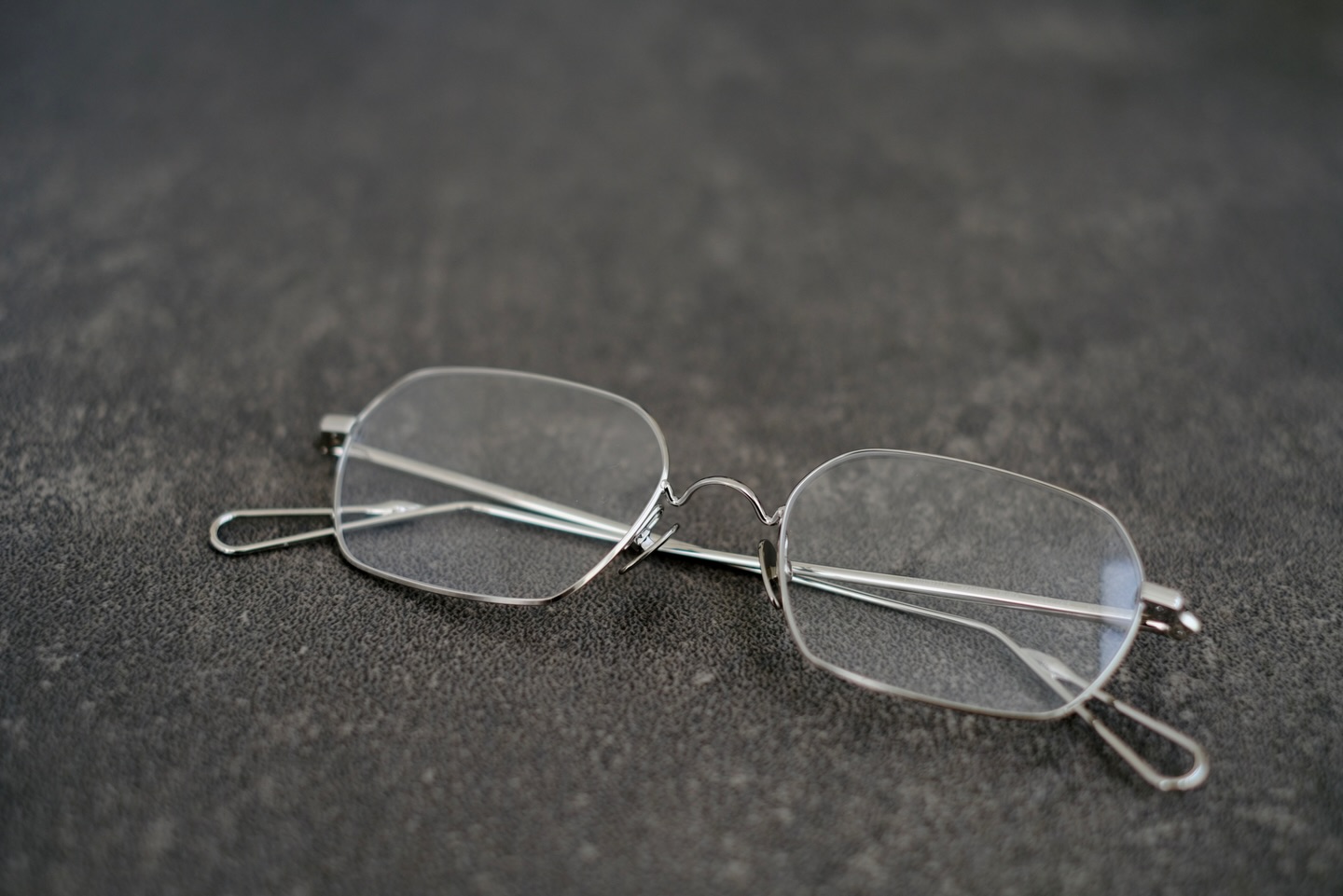 AHLEM mod Lamarck col White Gold センスのよさをもたらす アーレムの