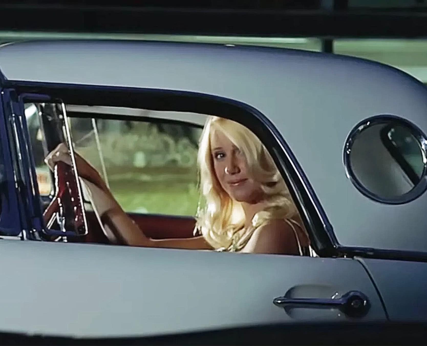 Remember Suzanne Somer's brief appearance in American Graffiti