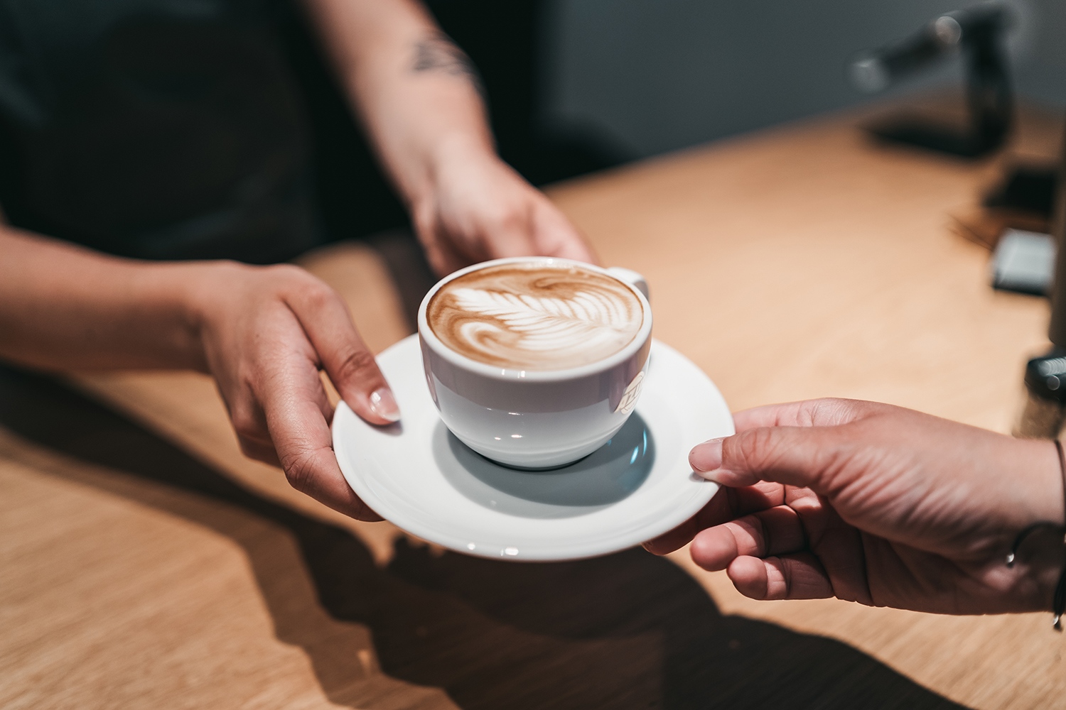 Kaffee-/Teebecher Königin 450 ml online kaufen