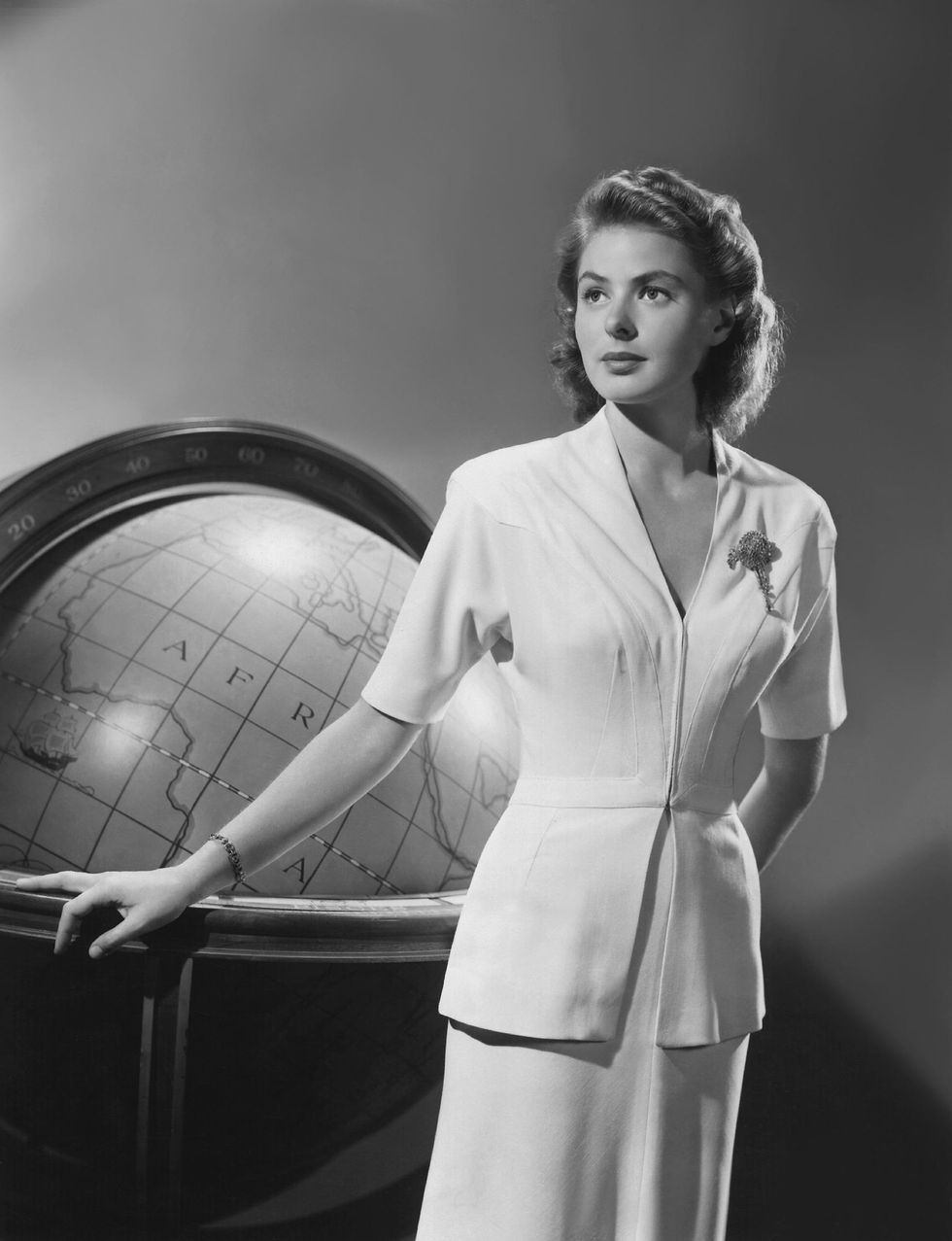 ingrid bergman green dress Bergman's classic white in Casablanca Ingrid Bergman fashion style