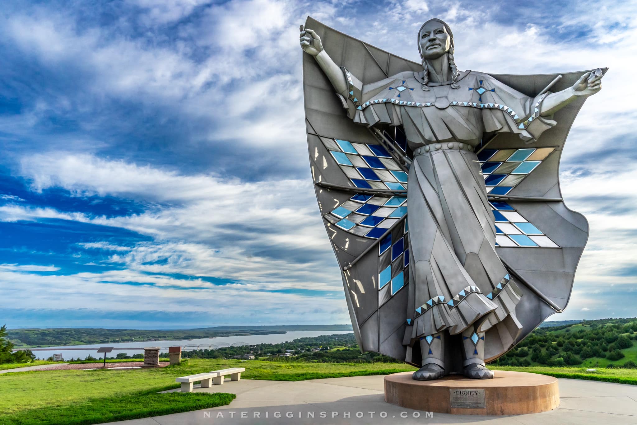 アーチ型 ストーンオブジェ Dignity of Earth and Sky - Chamberlain, South Dakota