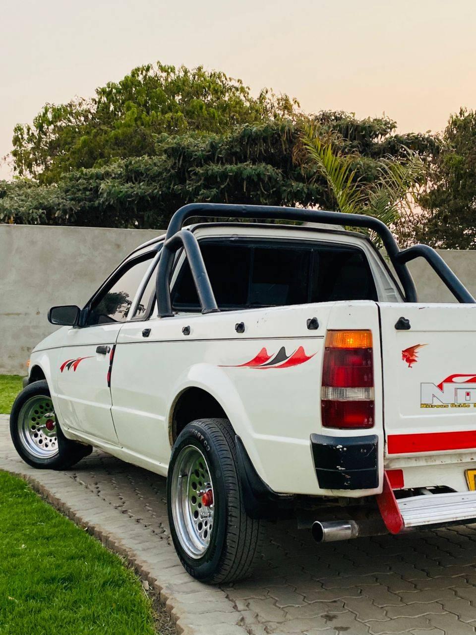 Mazda RUSTLER