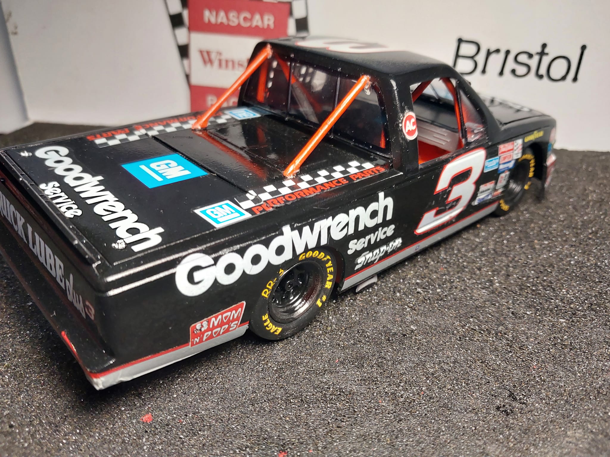 シェビー レーシングトラック CHEVY TRUCK Goodwrench Mike Skinners Goodwrench Chevy race truck complete. Thanks for looking