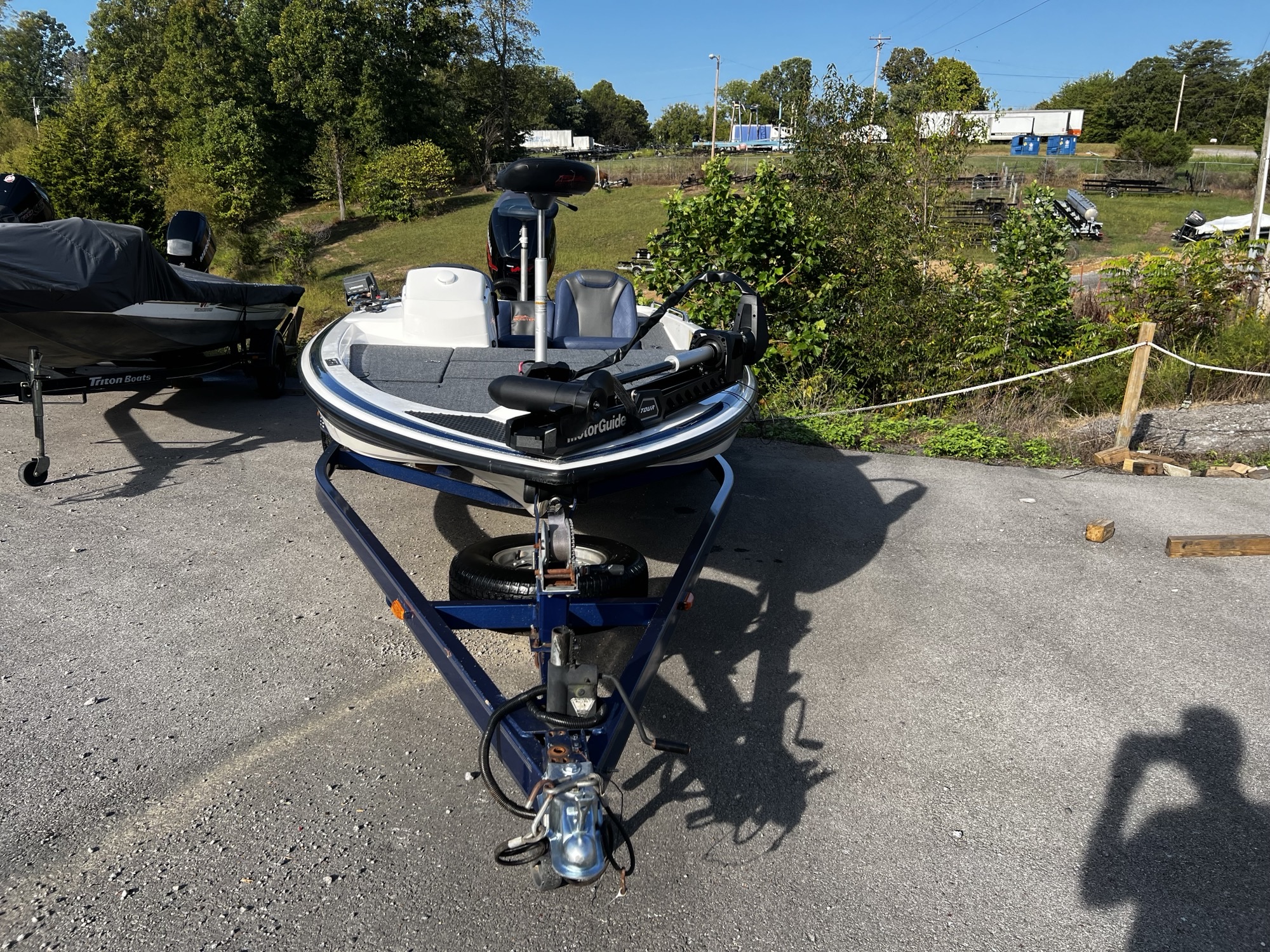 1998 SKEETER ZX185C IN EXCELLENT CONDITION POWERED BY A TWIN PROP