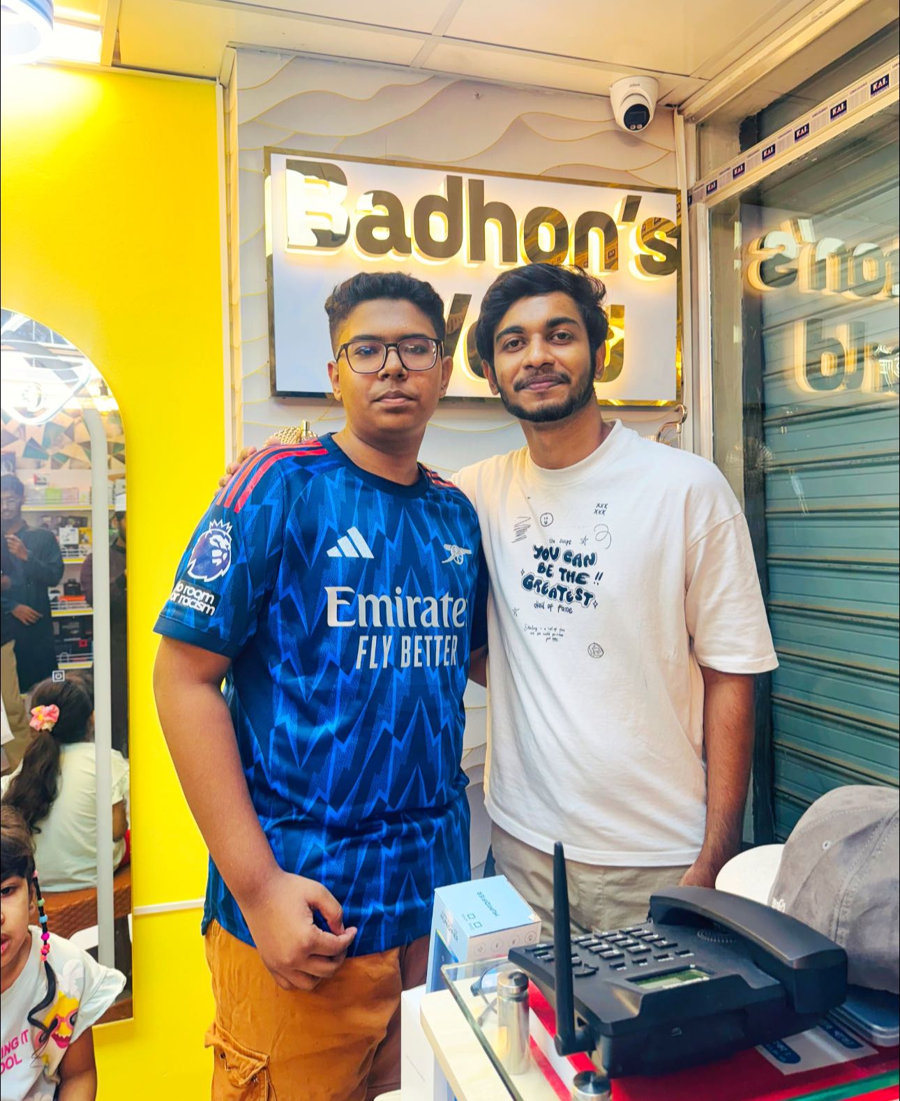 Badhon's - ভাইয়া আমাদের থেকে ইতিমধ্যেই অনলাইনে অনেক প্রোডাক্ট নিয়েছেন ...