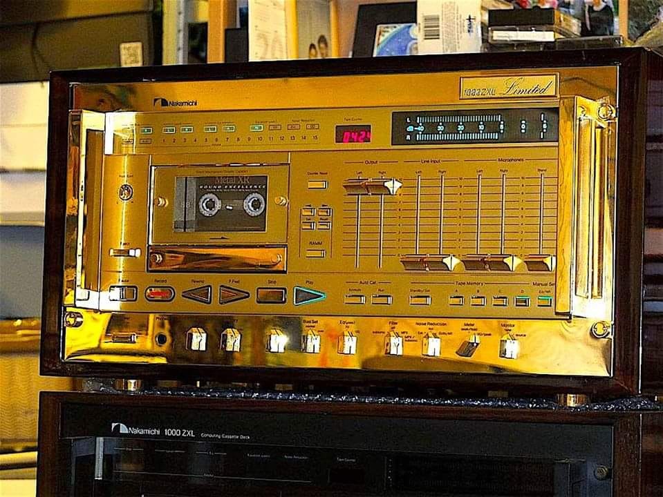In 1981, Nakamichi introduced the 1000ZXL Limited Edition, a