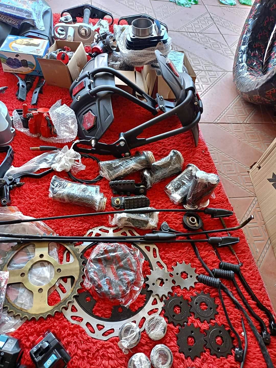 en-venta-ltimos-accesorios-y-repuestos-para-moto