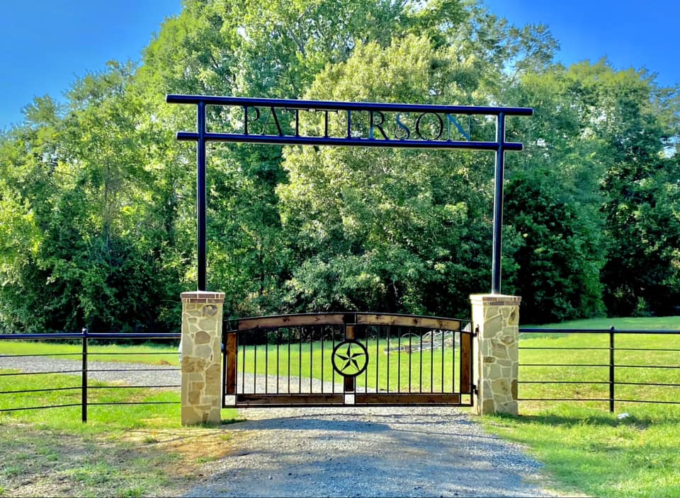 Pipe Stone Entry Gate Project #031 – Beautiful Natural Stone Gate