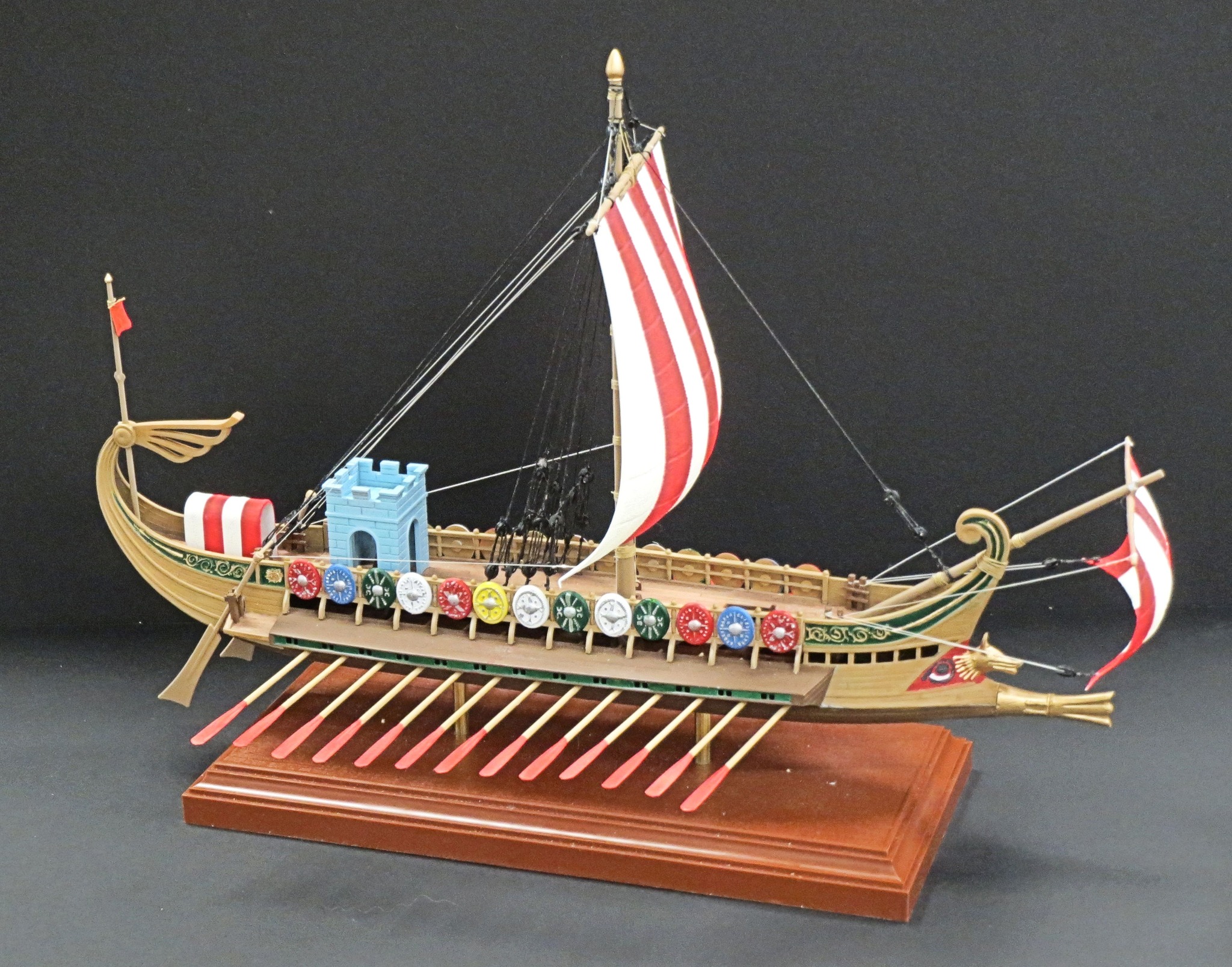 Roman warship model by Robert Macnamara in 1/72 scale