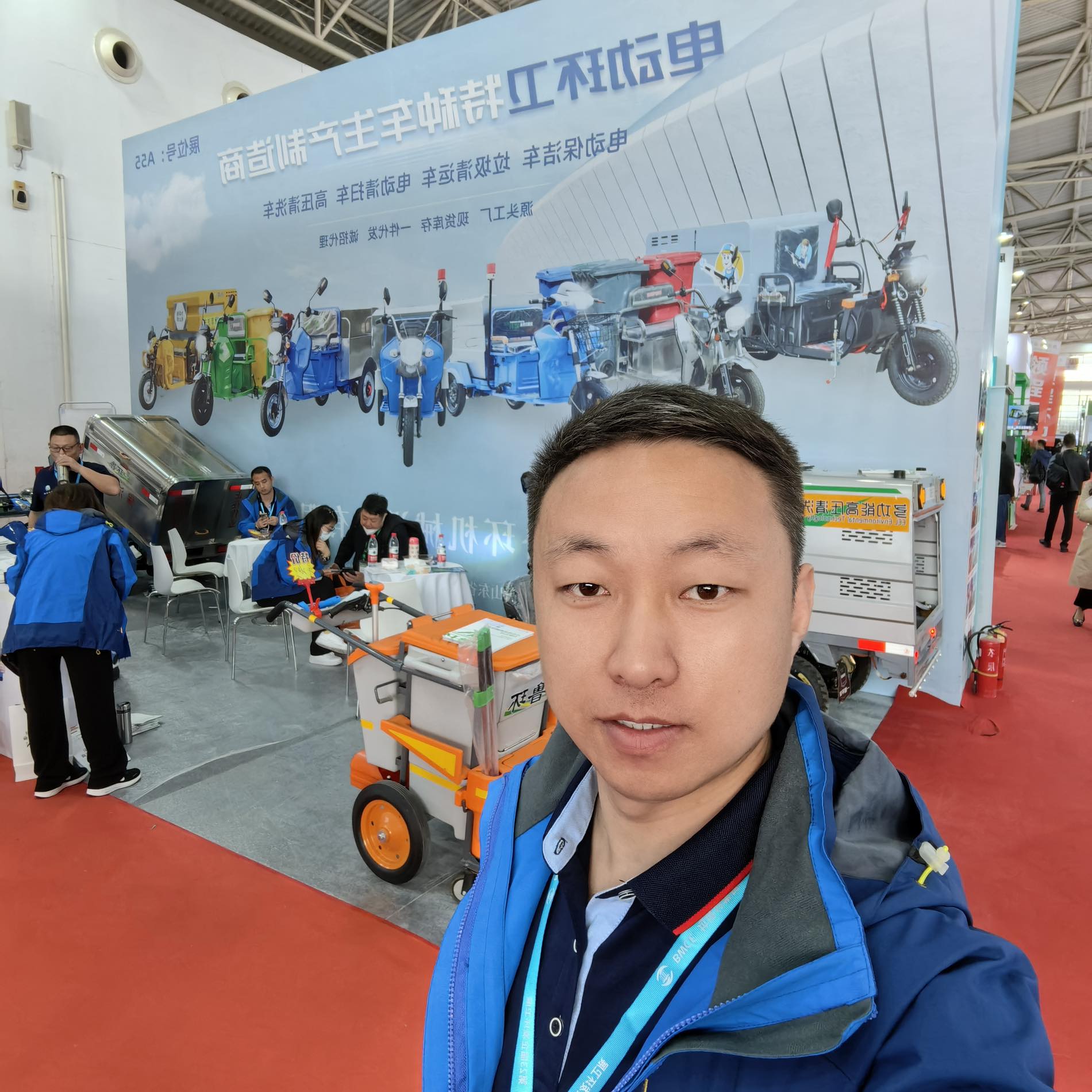 See the Difference with Luhuan LH-510 Escalator Cleaning Machine! Bring ...