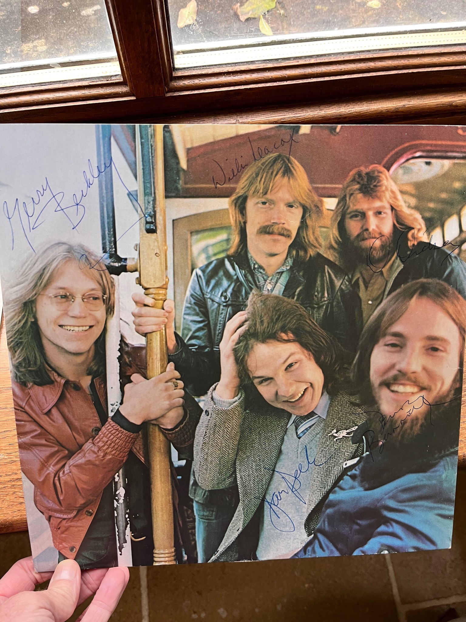 Fully signed America album sleeve with Dan, Willie, and David 