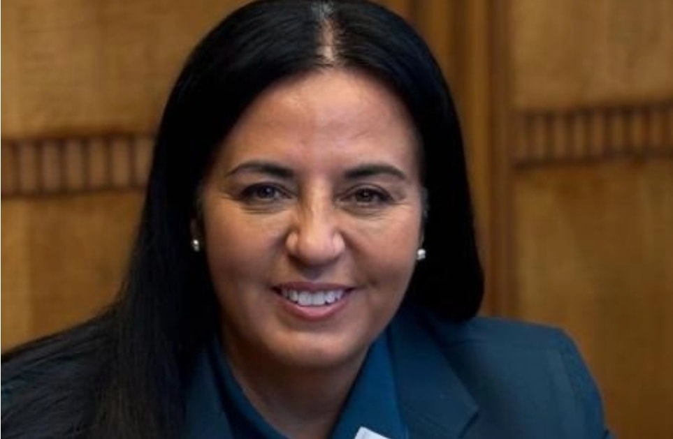 C'est - Découvrez qui est le conjoint de la nouvelle mairesse de ...