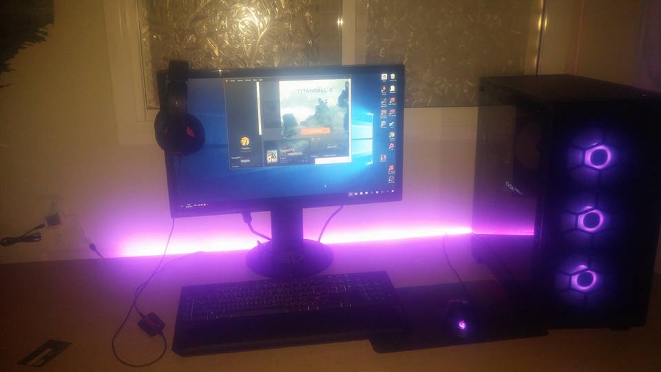 CPU : I7 7700K GPU : GTX1080TI 11GB RAM : DDR4 3200MHz SSD : 128GB