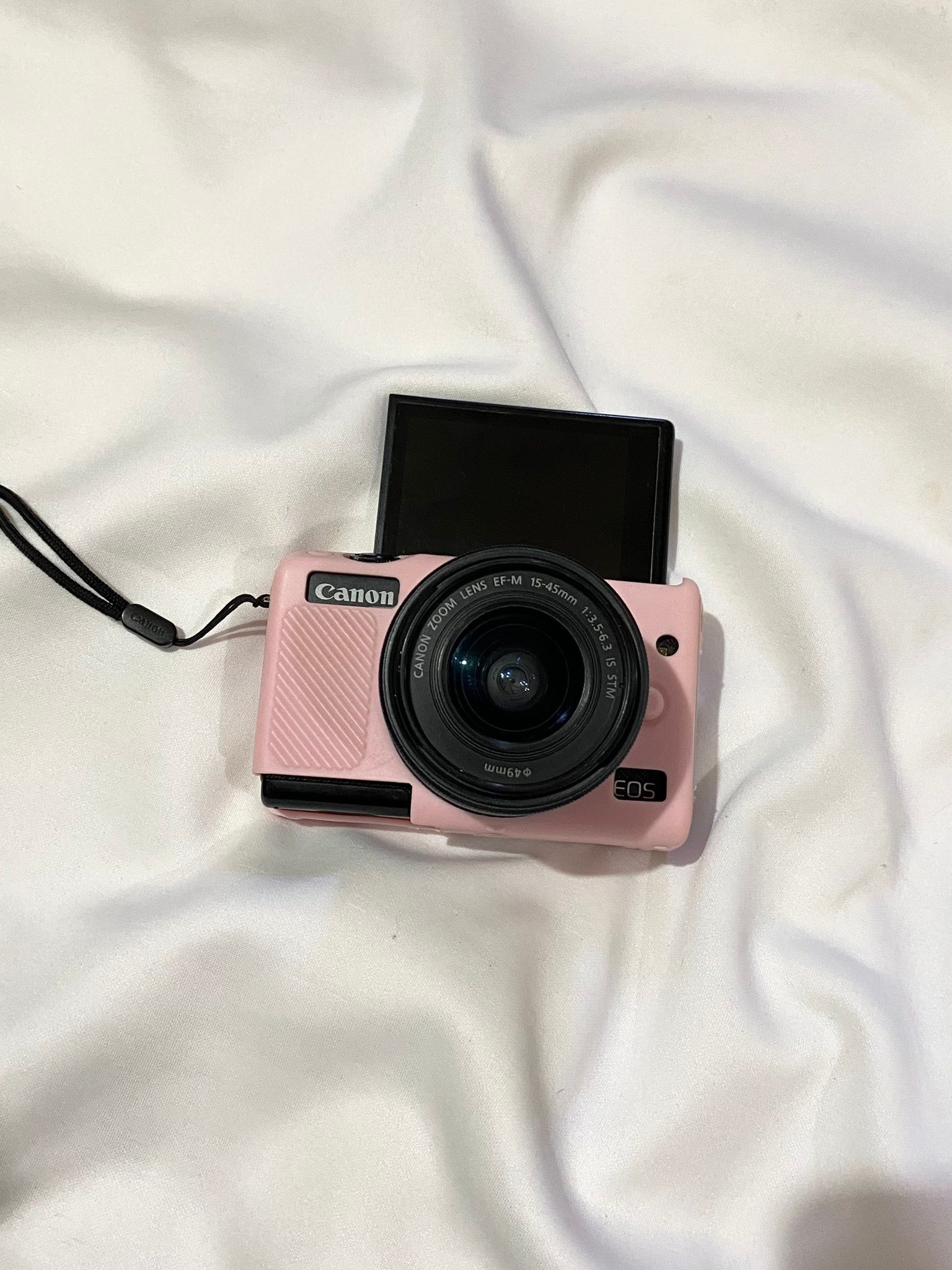 📸Canon Eos m100 with 15-45mm Pink Edition Mirrorless Camera