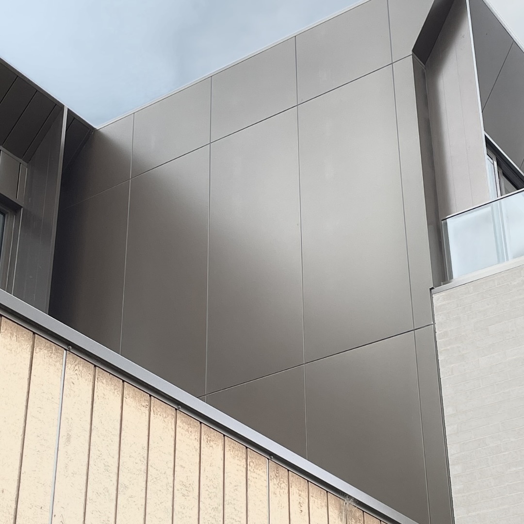 AlFacade - The Bronze Pearl cladding by @alfacadecladding masterfully ...