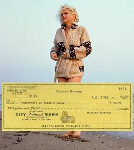 What is the value of a 1962 Marilyn Monroe memorabilia book?
