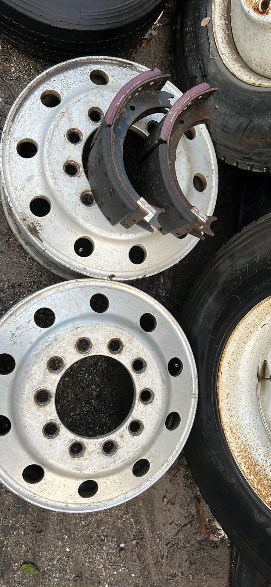 Big rig tires/ rims - Car Wheels, Tires & Parts - Santa Cruz ...