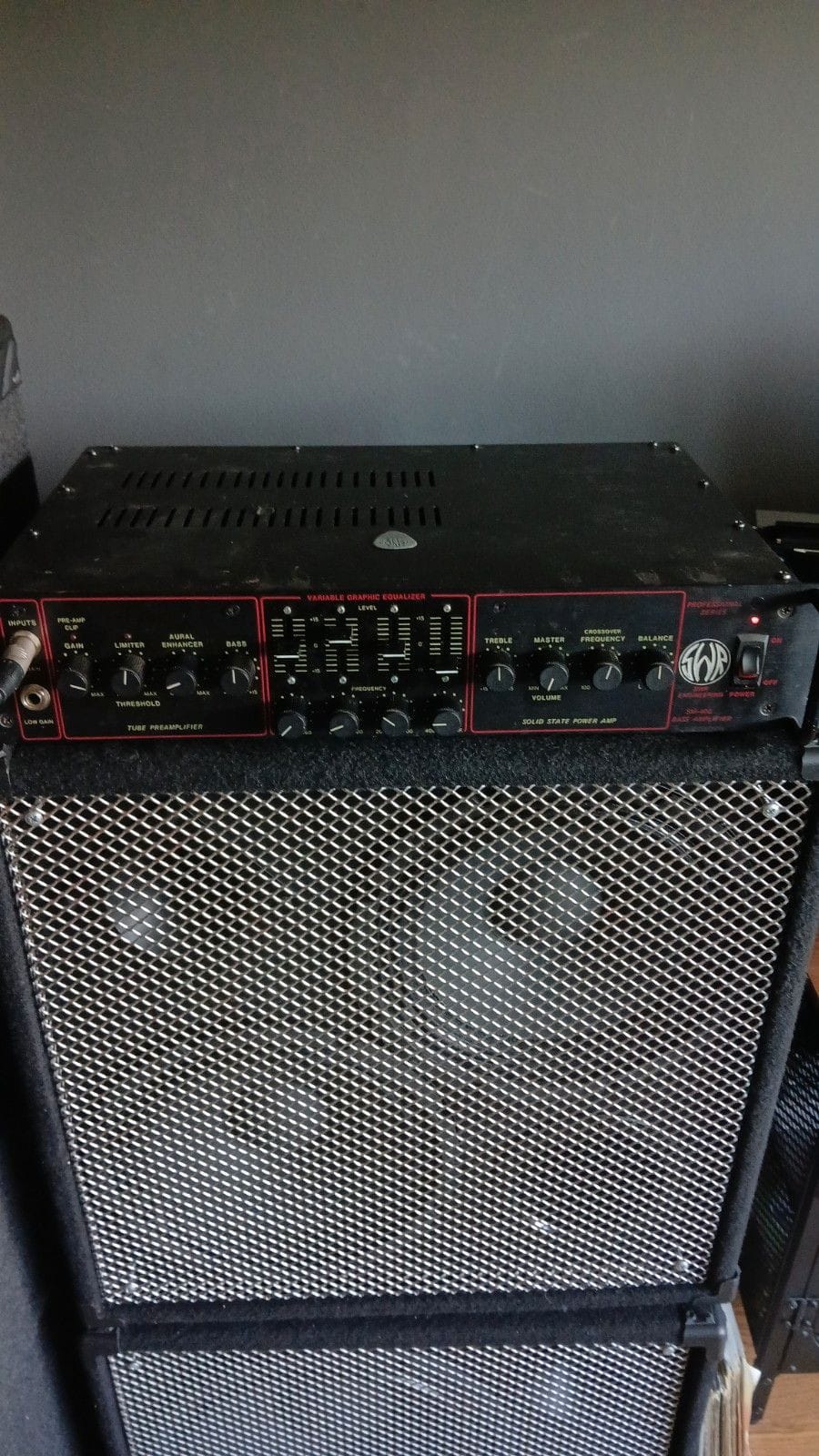 Got this 1st gen. SWR SM-400 today. Treats my J-bass very gentle