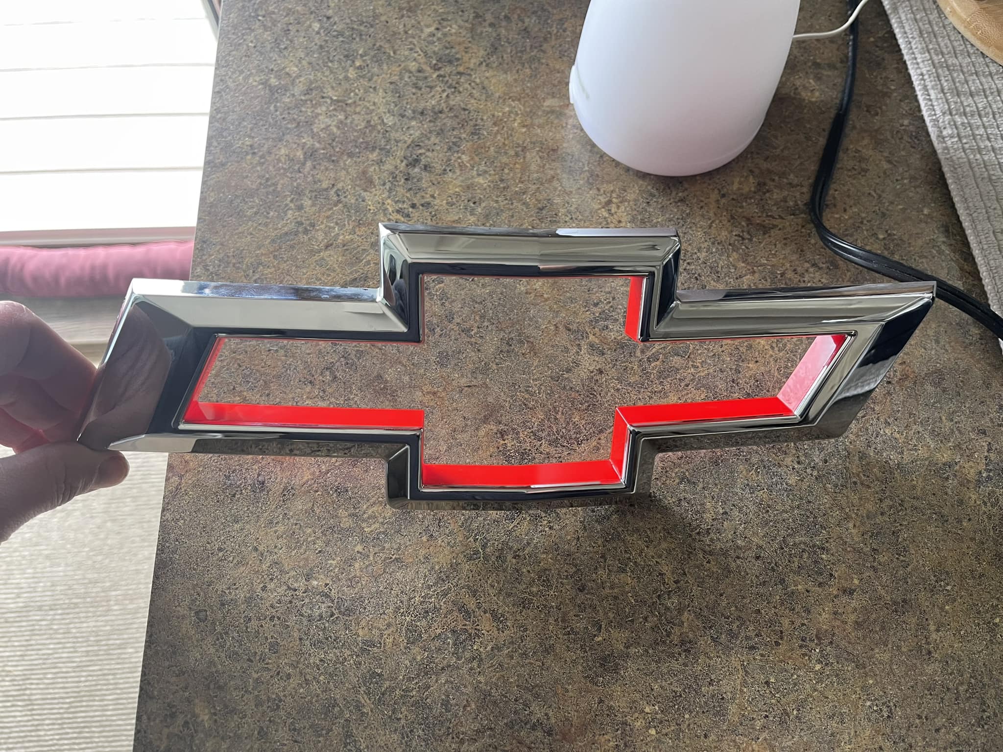 3M Silver Ice Vinyl Emblem Wrap Kit – Chevy Silverado Bowtie Badge – 4" X 9.5"