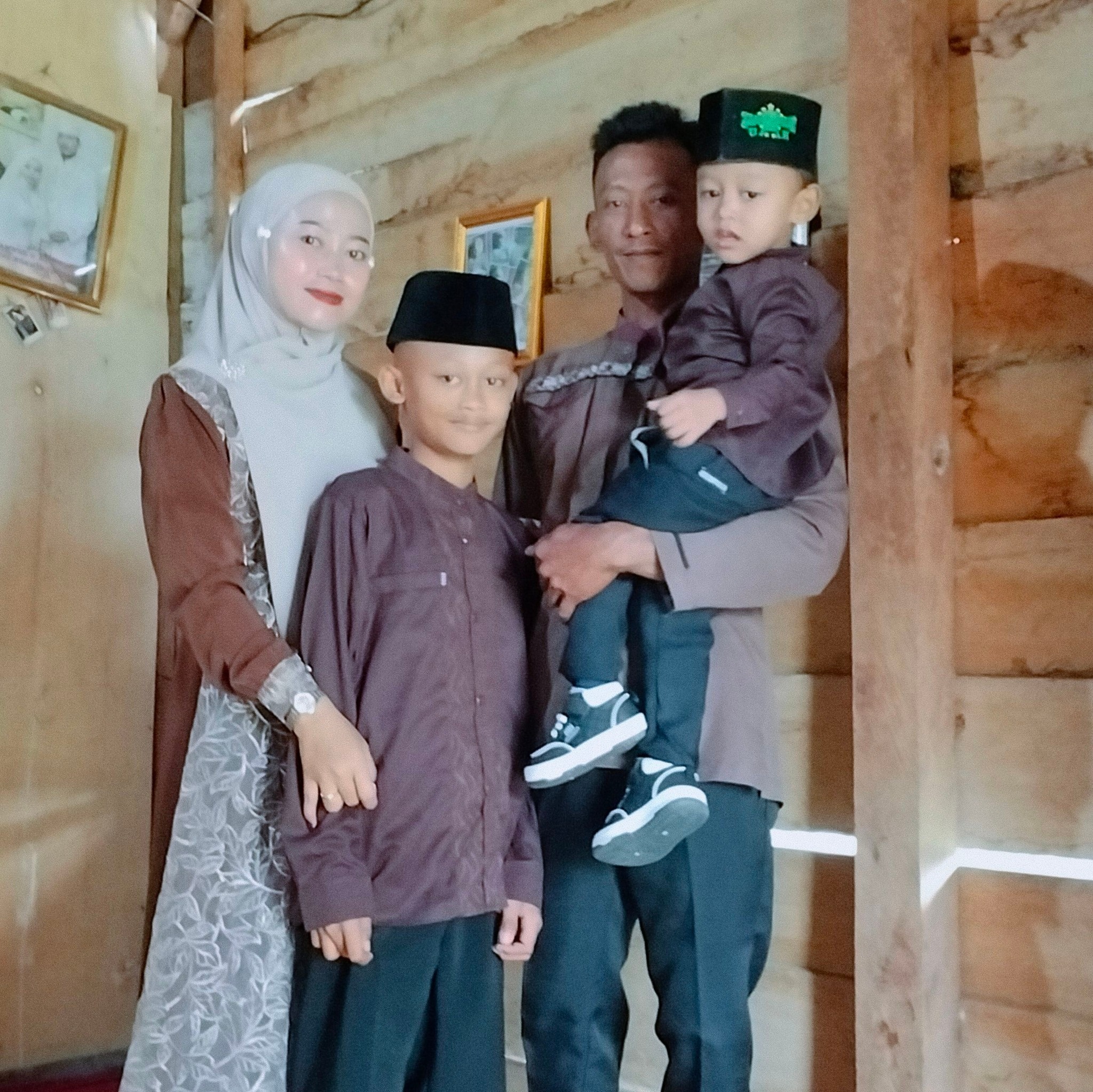 Apakah itu Yuyuk 🤣🤣🤣 Alhamdulillah sudah bahagia sekali buat aku ...