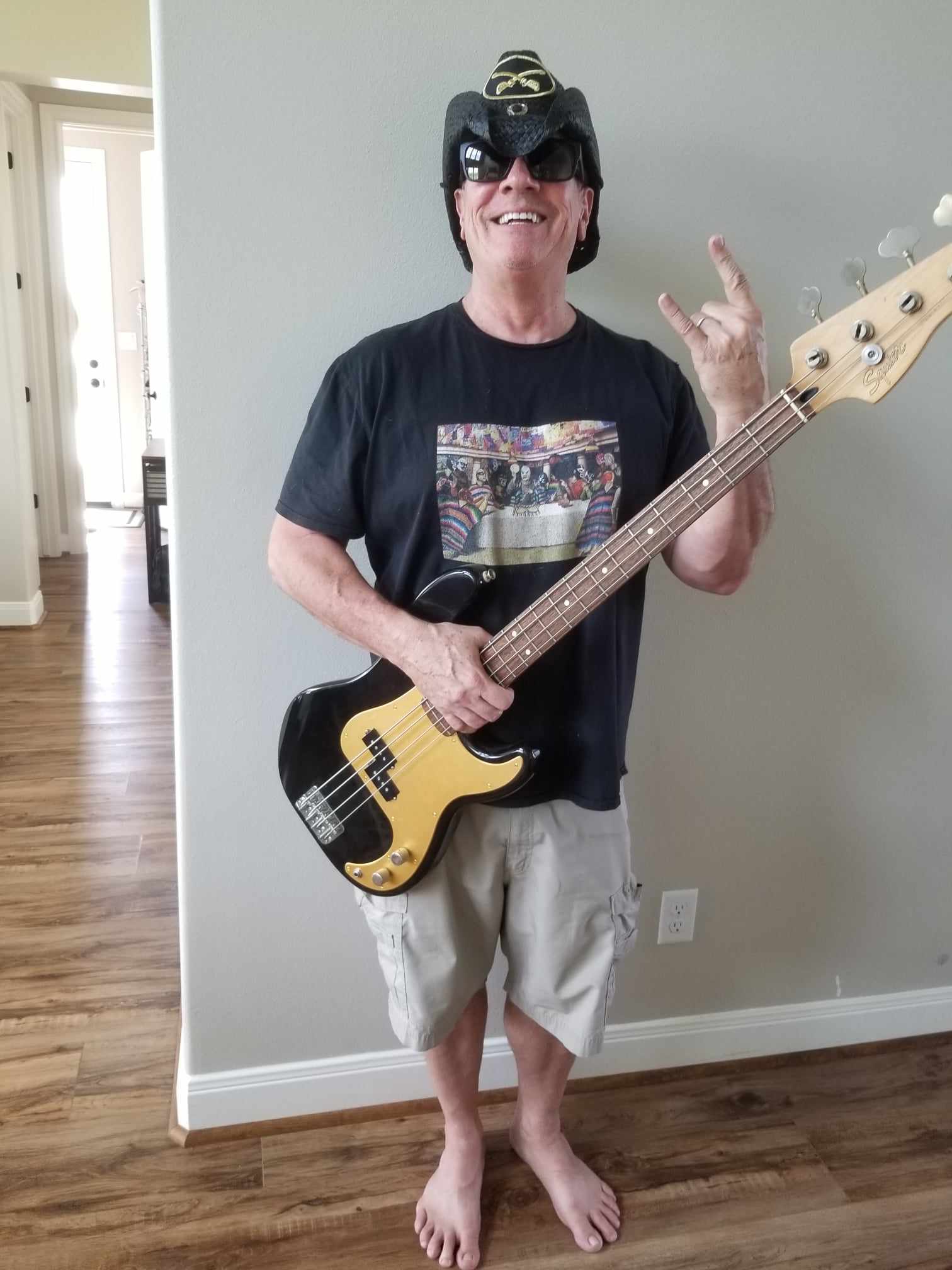 Swamp Hatz - Happy Rocker Bass Player with his new 'Lemmy'...