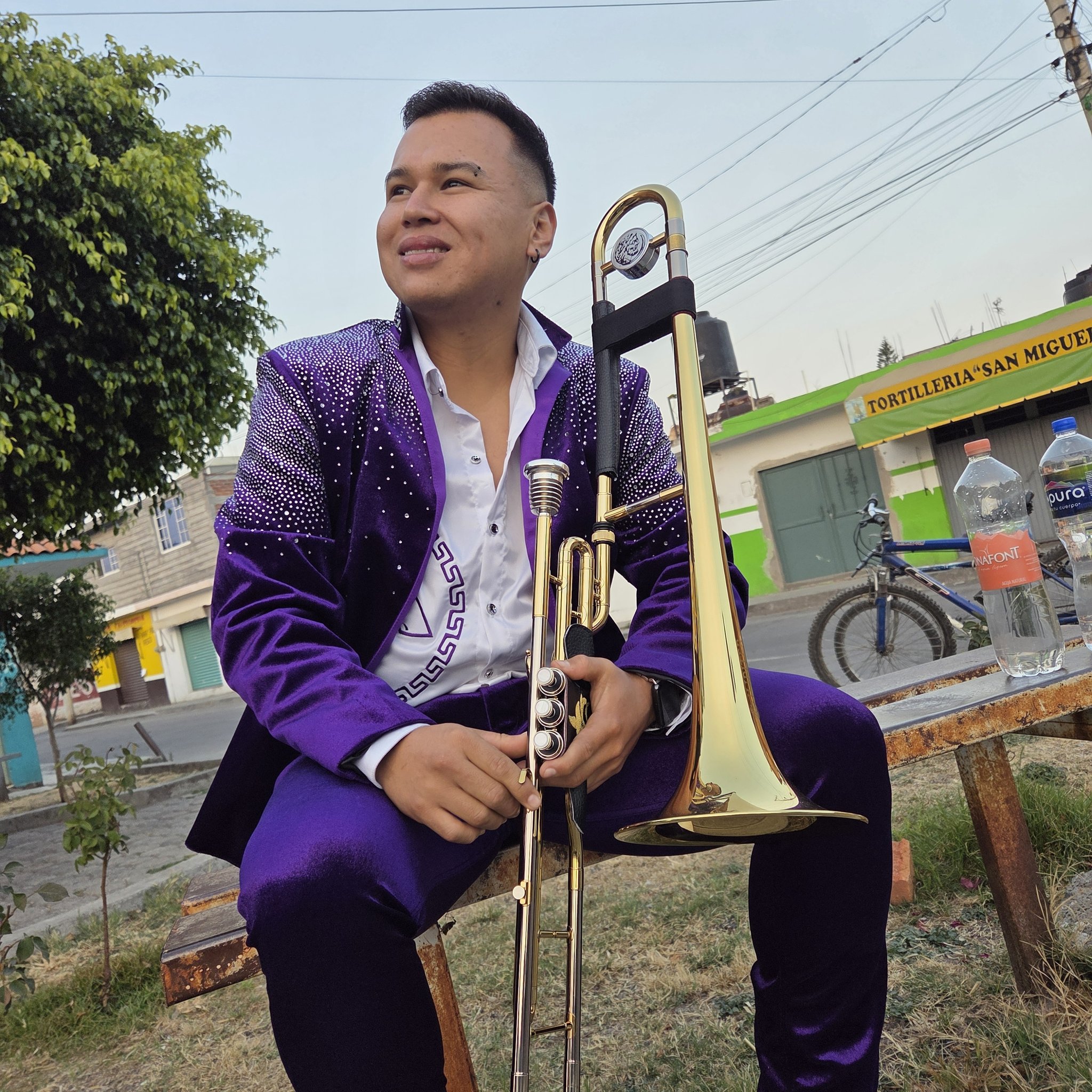 Tecateando (3 Cuerdas) 🎶🎺🦈 #Tecateando #LaSupremaDelTiburon #viralreels ...